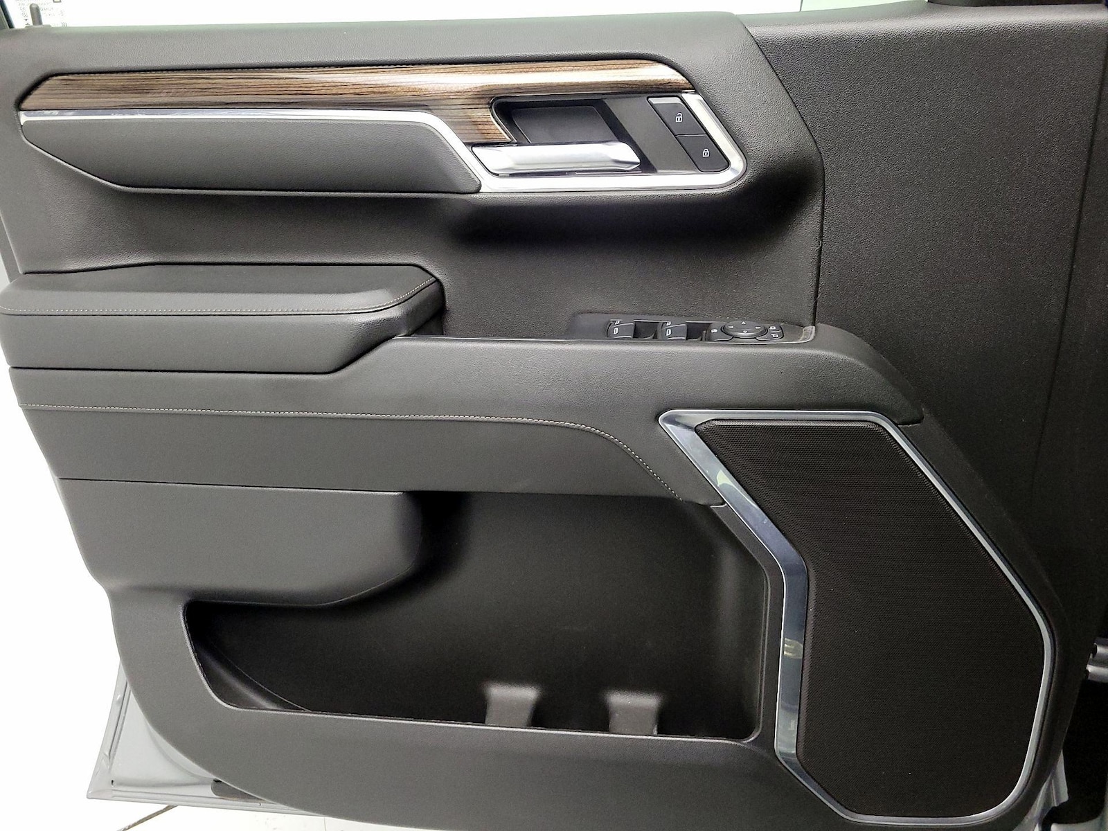 2024 Chevrolet Silverado 1500 LT - Photo 13
