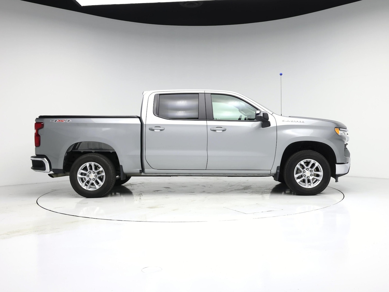 2024 Chevrolet Silverado 1500 LT - Photo 8