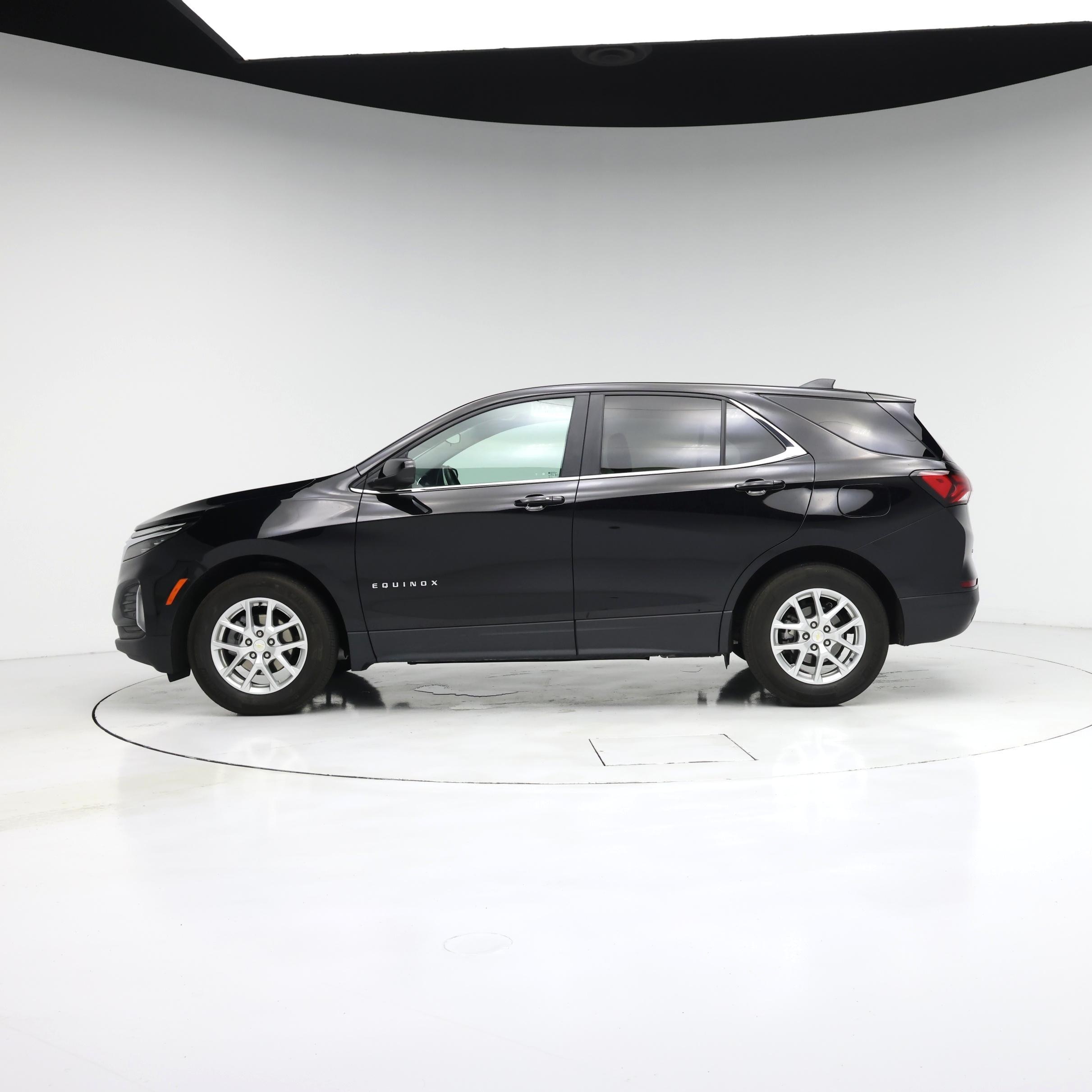Thumbnail: 2023 Chevrolet Equinox - 3