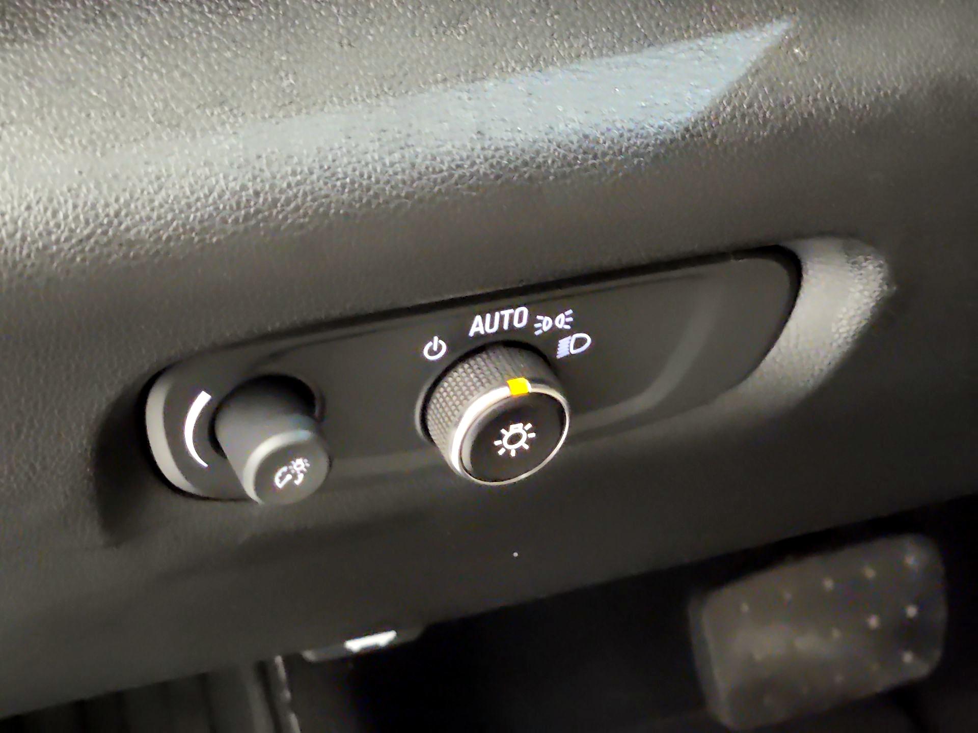 Thumbnail: 2023 Chevrolet Traverse - 13
