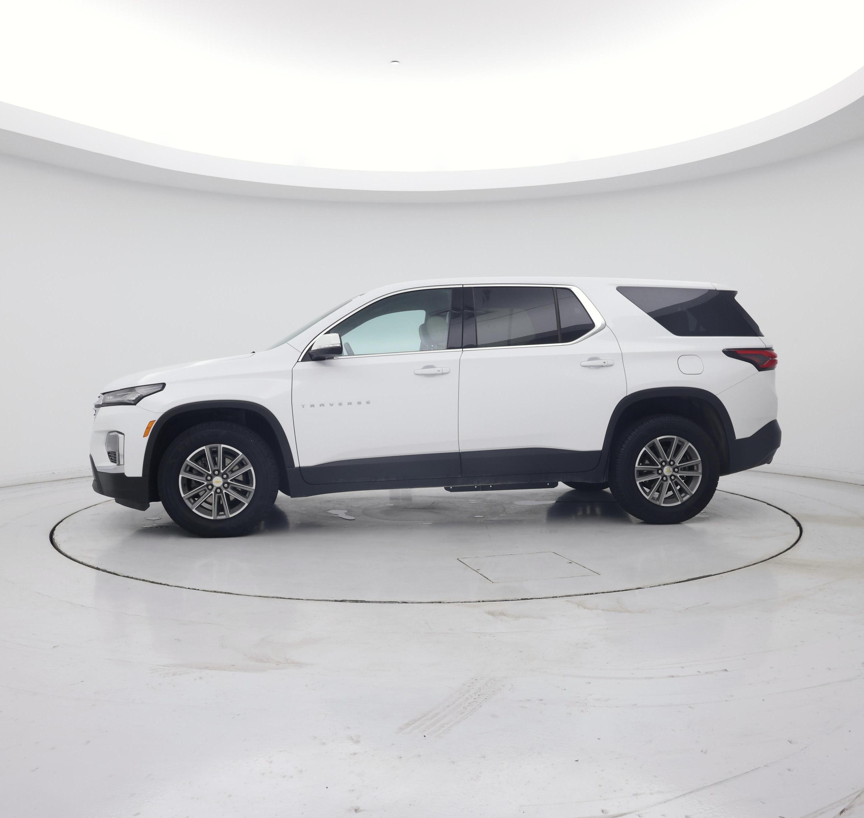 Thumbnail: 2023 Chevrolet Traverse - 3