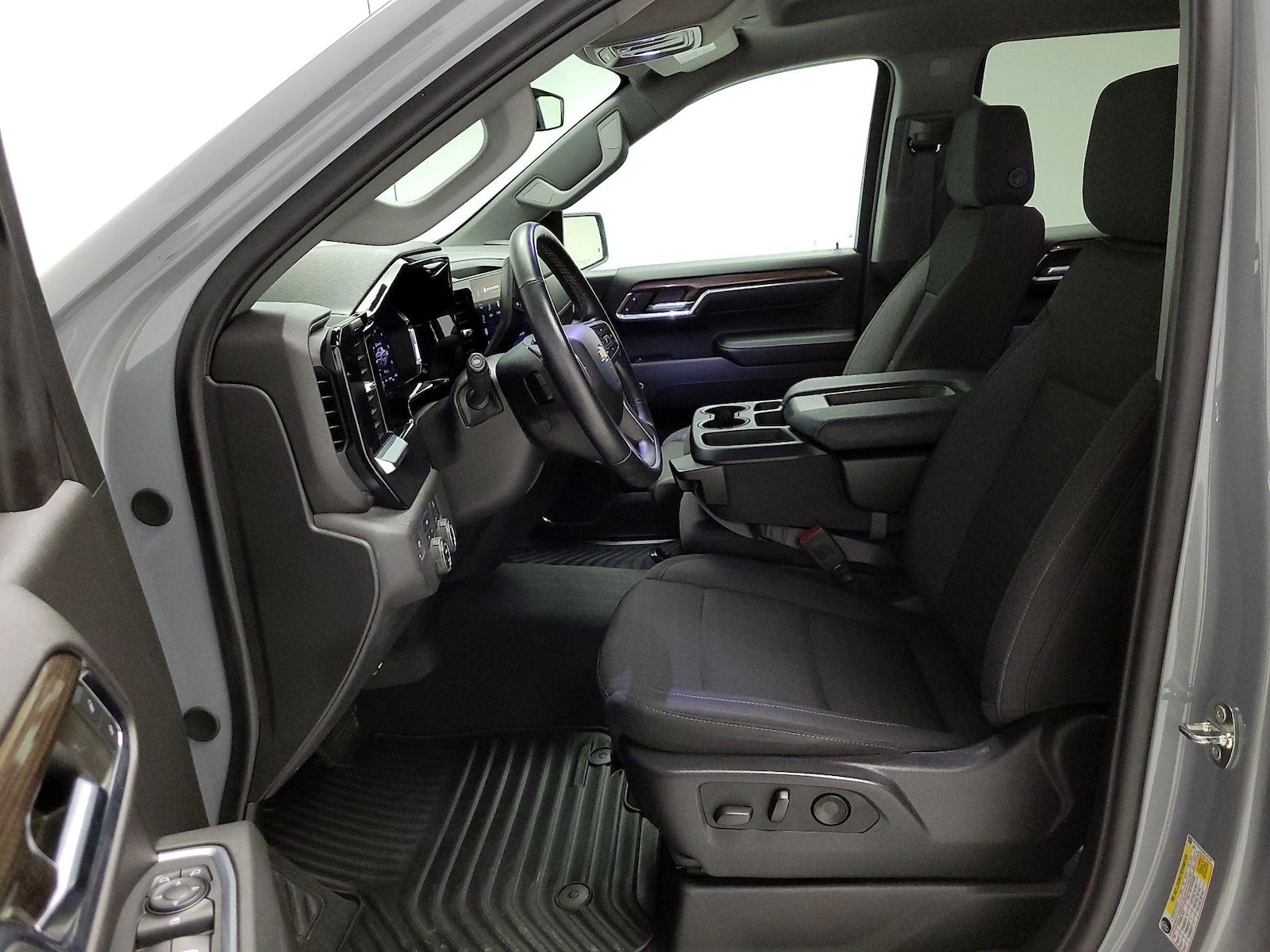 2024 Chevrolet Silverado 1500 LT - Photo 12