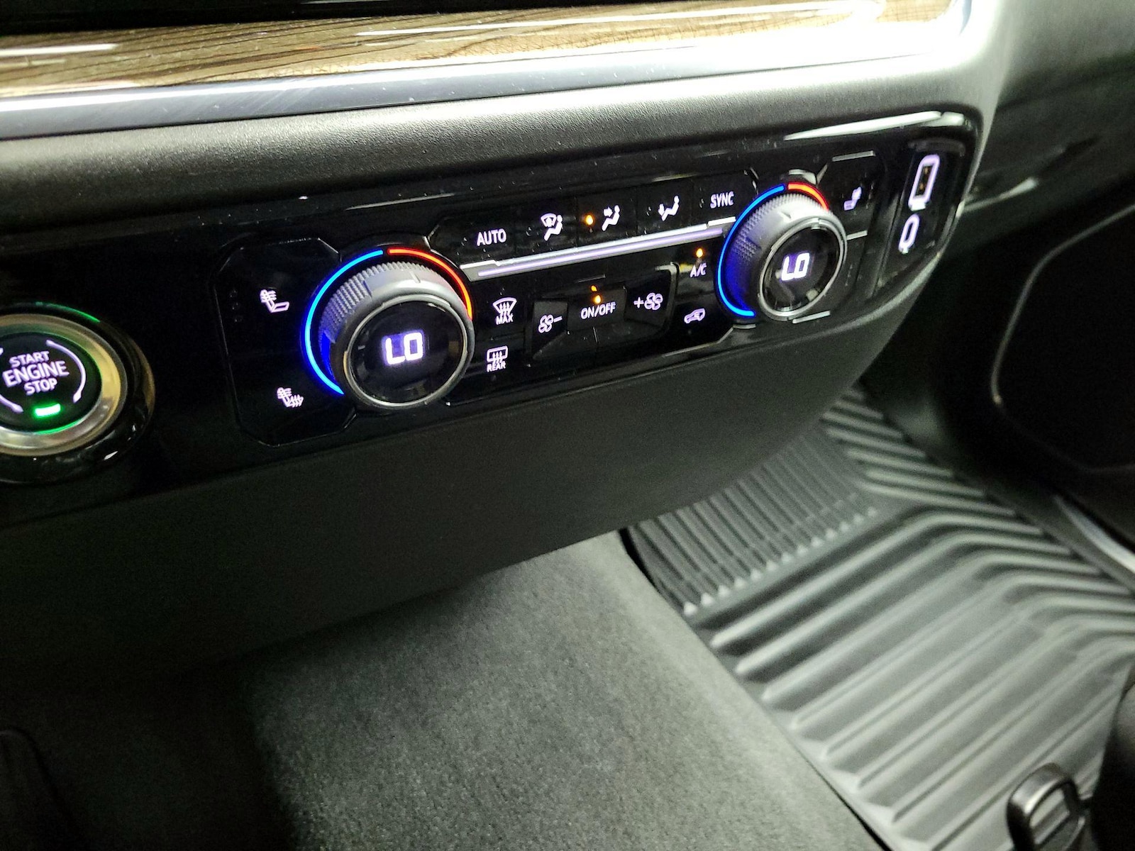 2024 Chevrolet Silverado 1500 LT - Photo 16