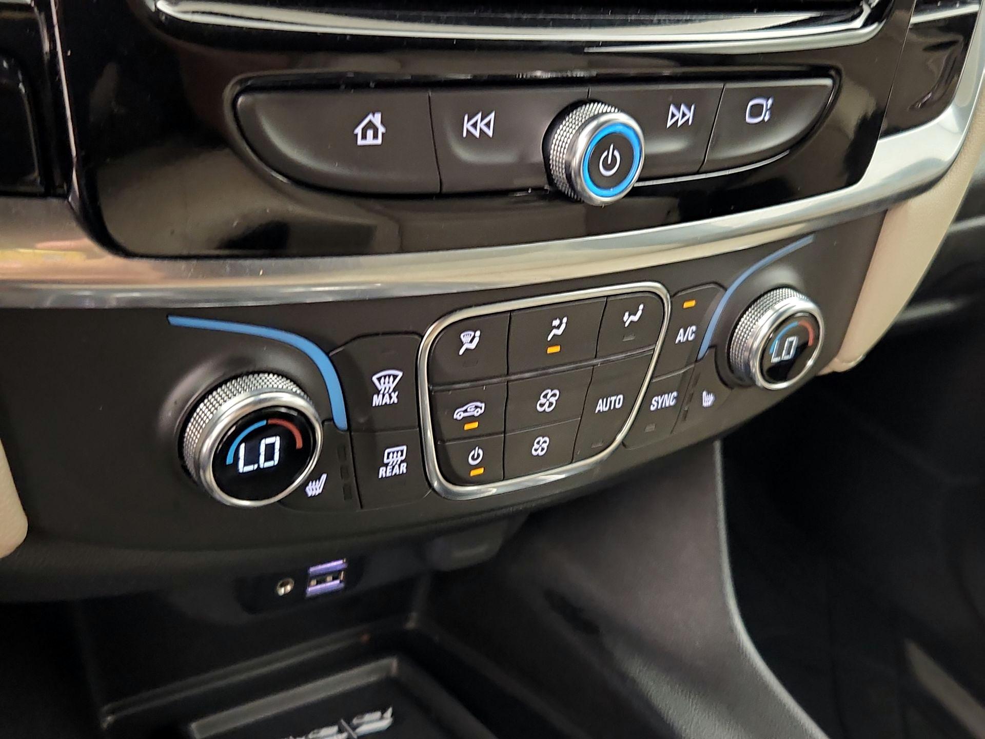 Thumbnail: 2023 Chevrolet Traverse - 16
