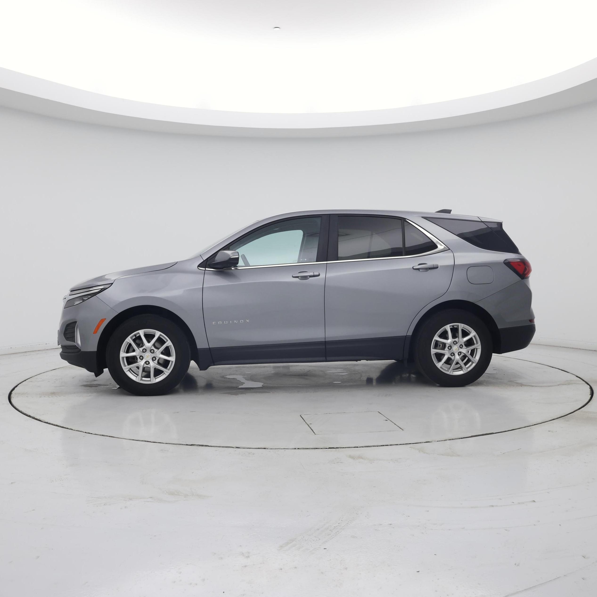 Thumbnail: 2023 Chevrolet Equinox - 3