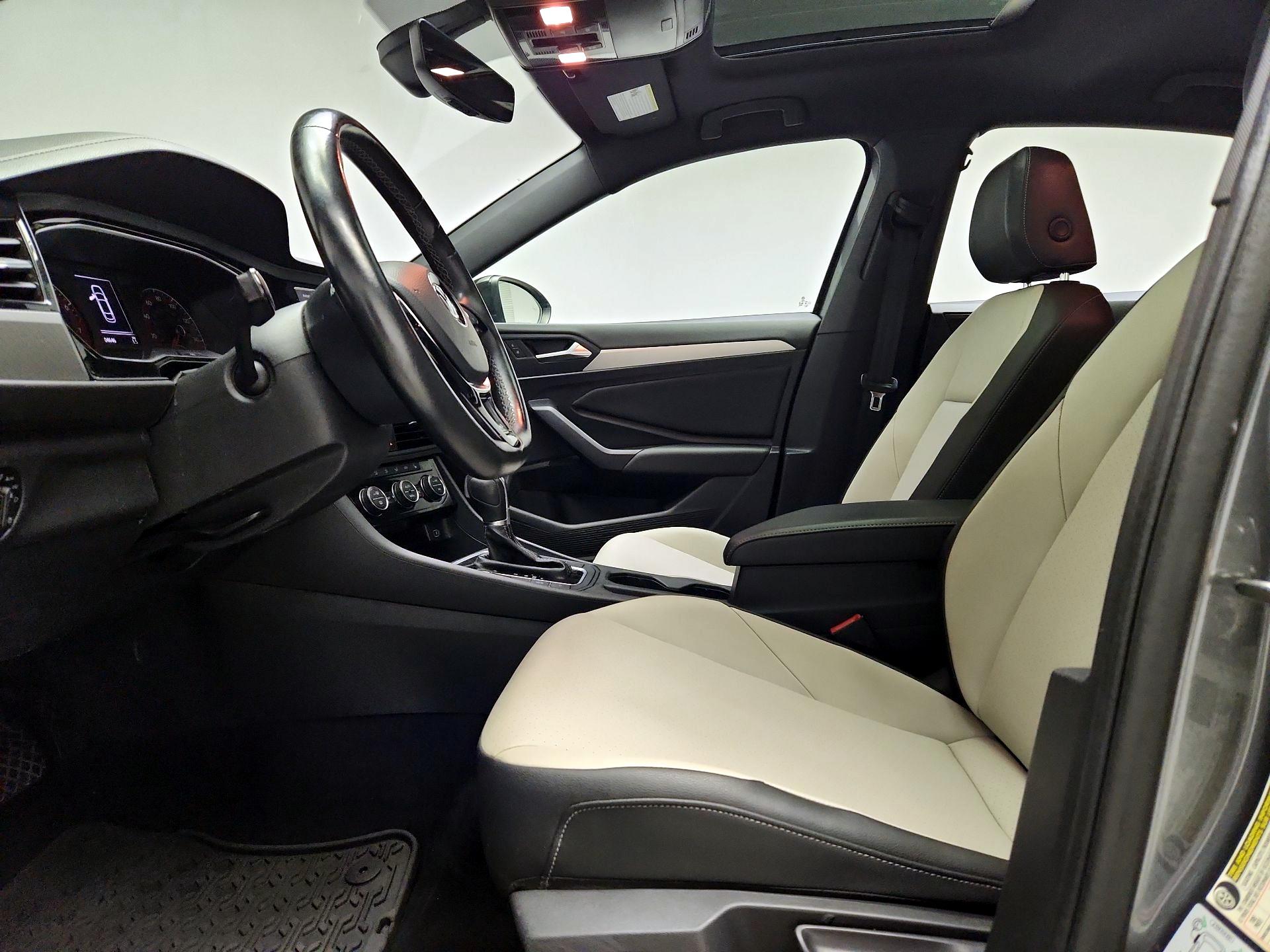 Thumbnail: 2019 Volkswagen Jetta - 9
