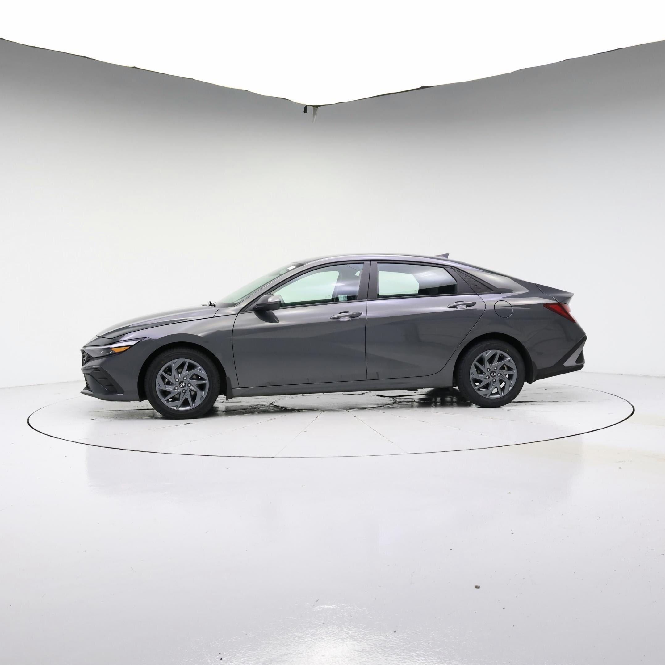 Thumbnail: 2024 Hyundai Elantra - 3