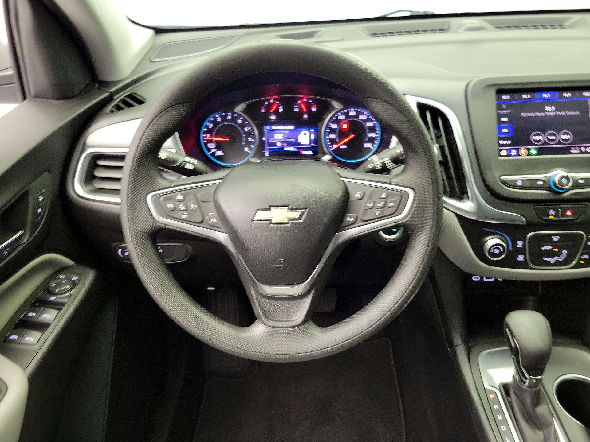 Thumbnail: 2022 Chevrolet Equinox - 10