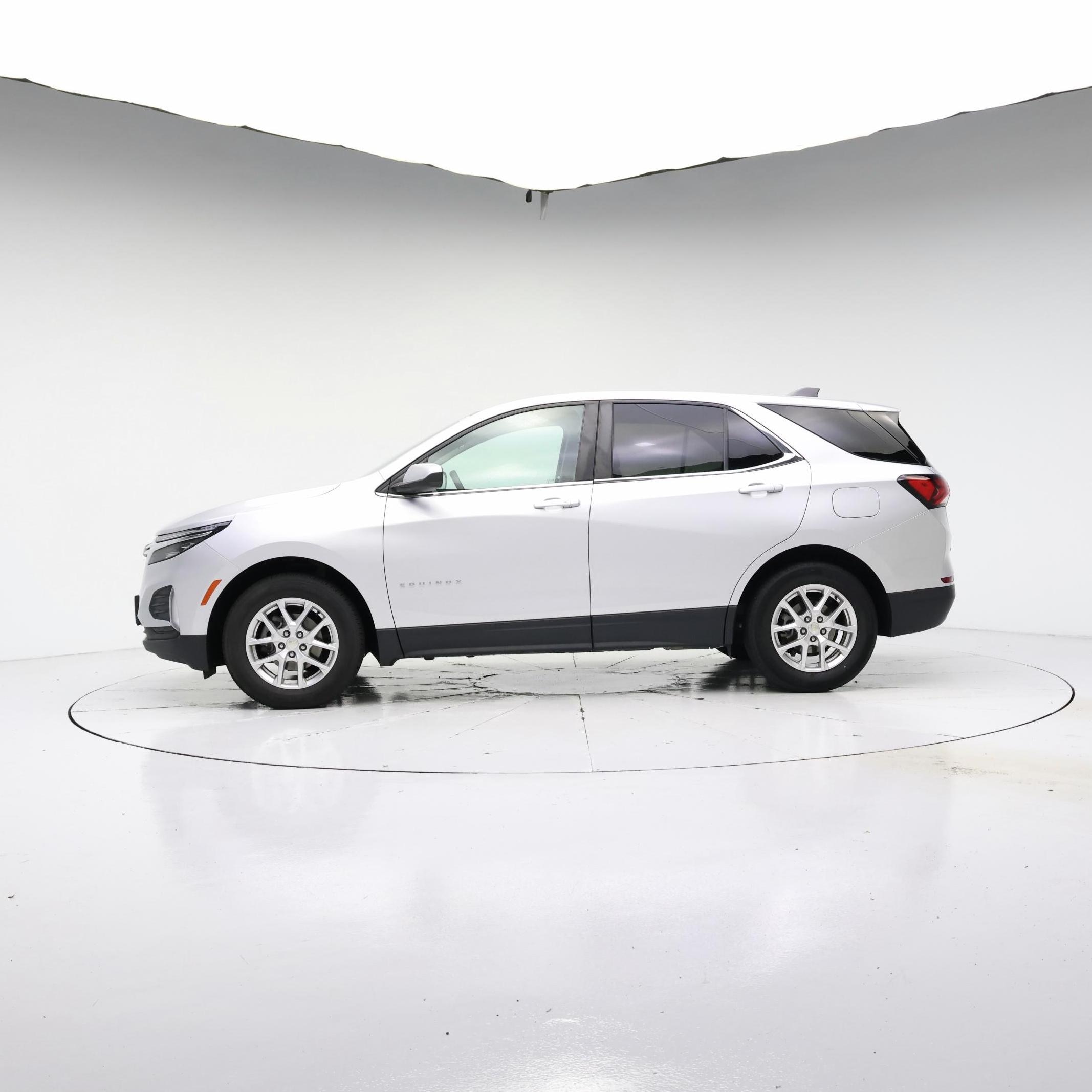 Thumbnail: 2022 Chevrolet Equinox - 3