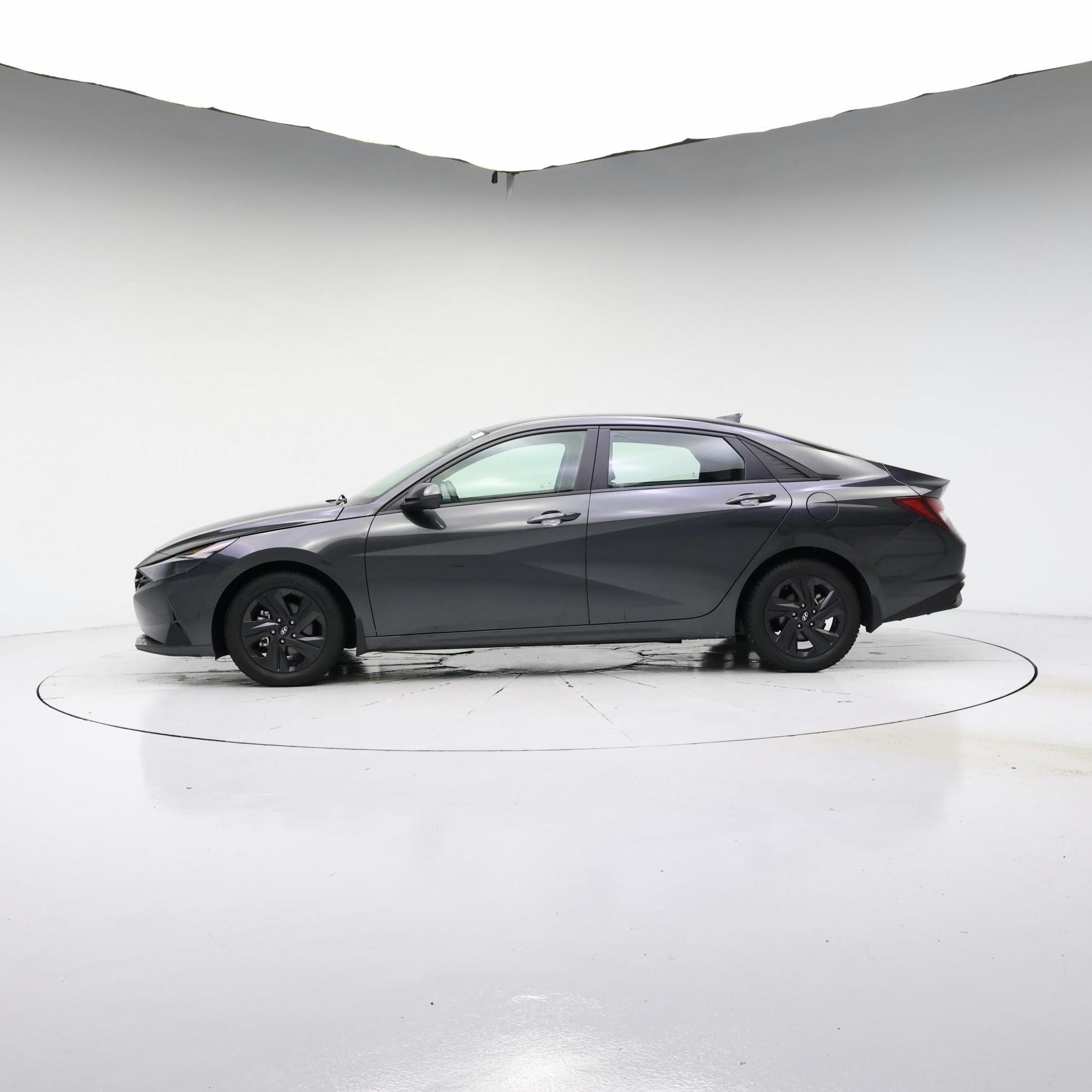 Thumbnail: 2023 Hyundai Elantra - 3
