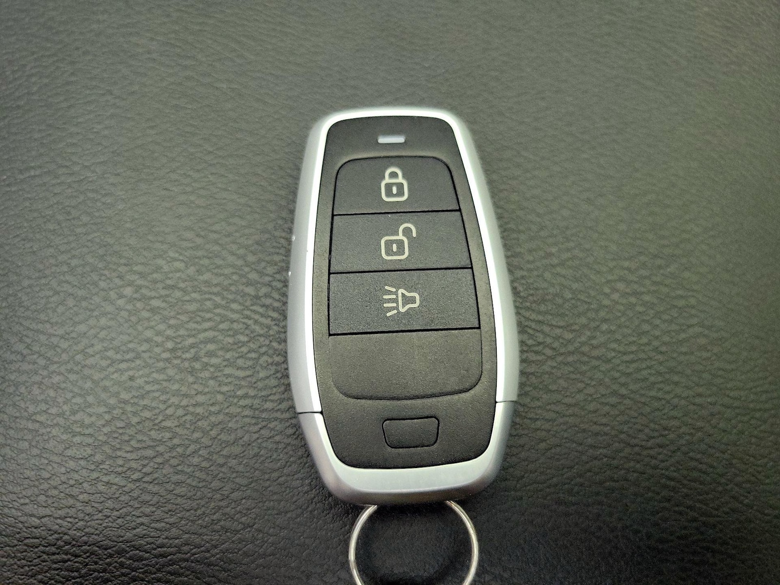2024 Nissan Kicks S - Photo 24