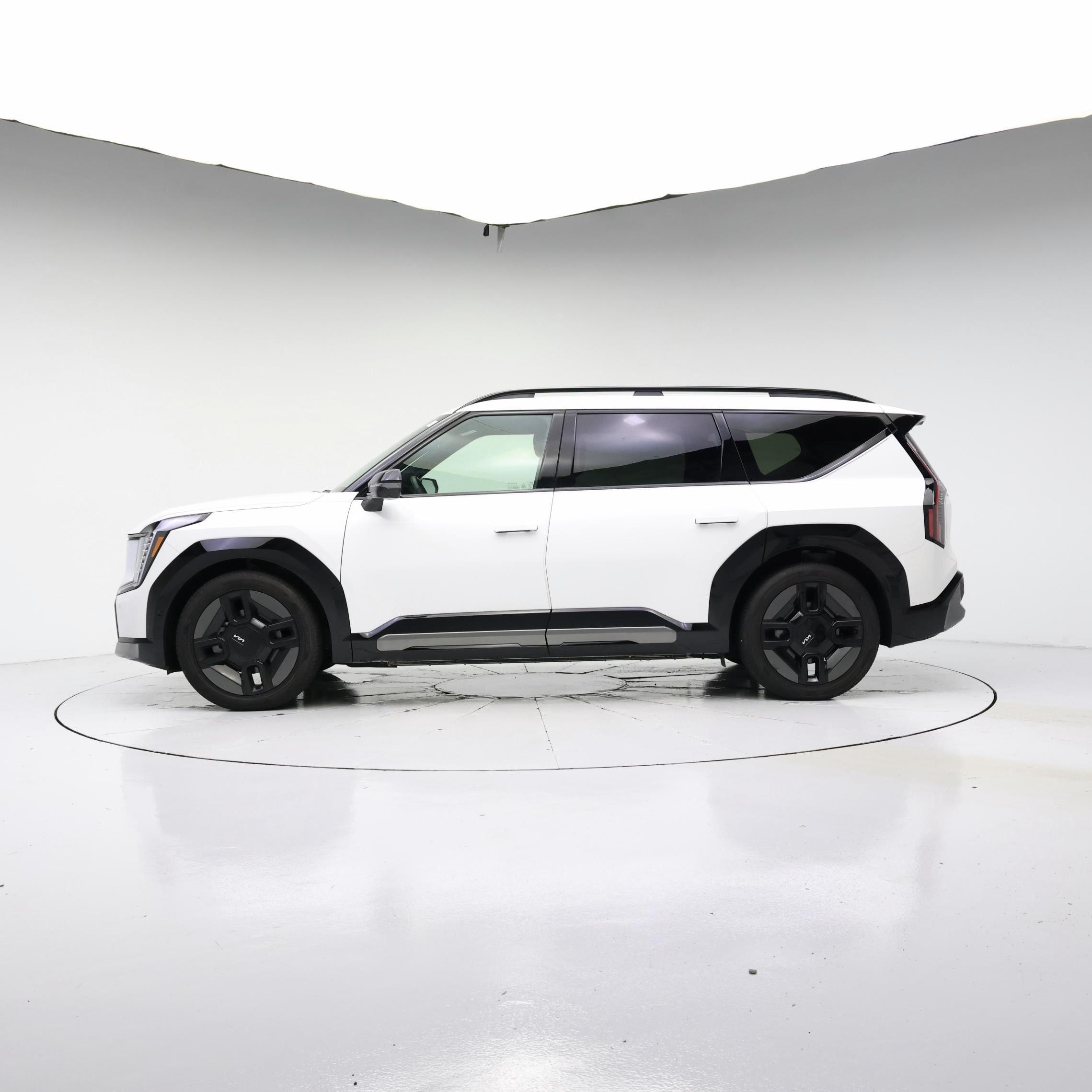 Thumbnail: 2024 Kia EV9 - 3