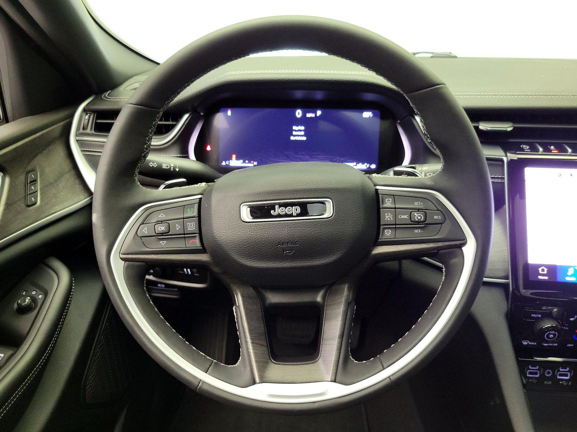 Thumbnail: 2024 Jeep Grand Cherokee - 10
