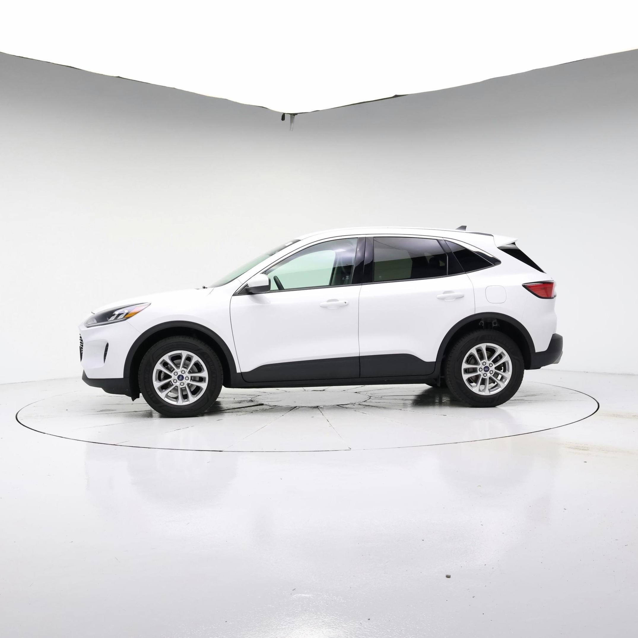 Thumbnail: 2021 Ford Escape - 3