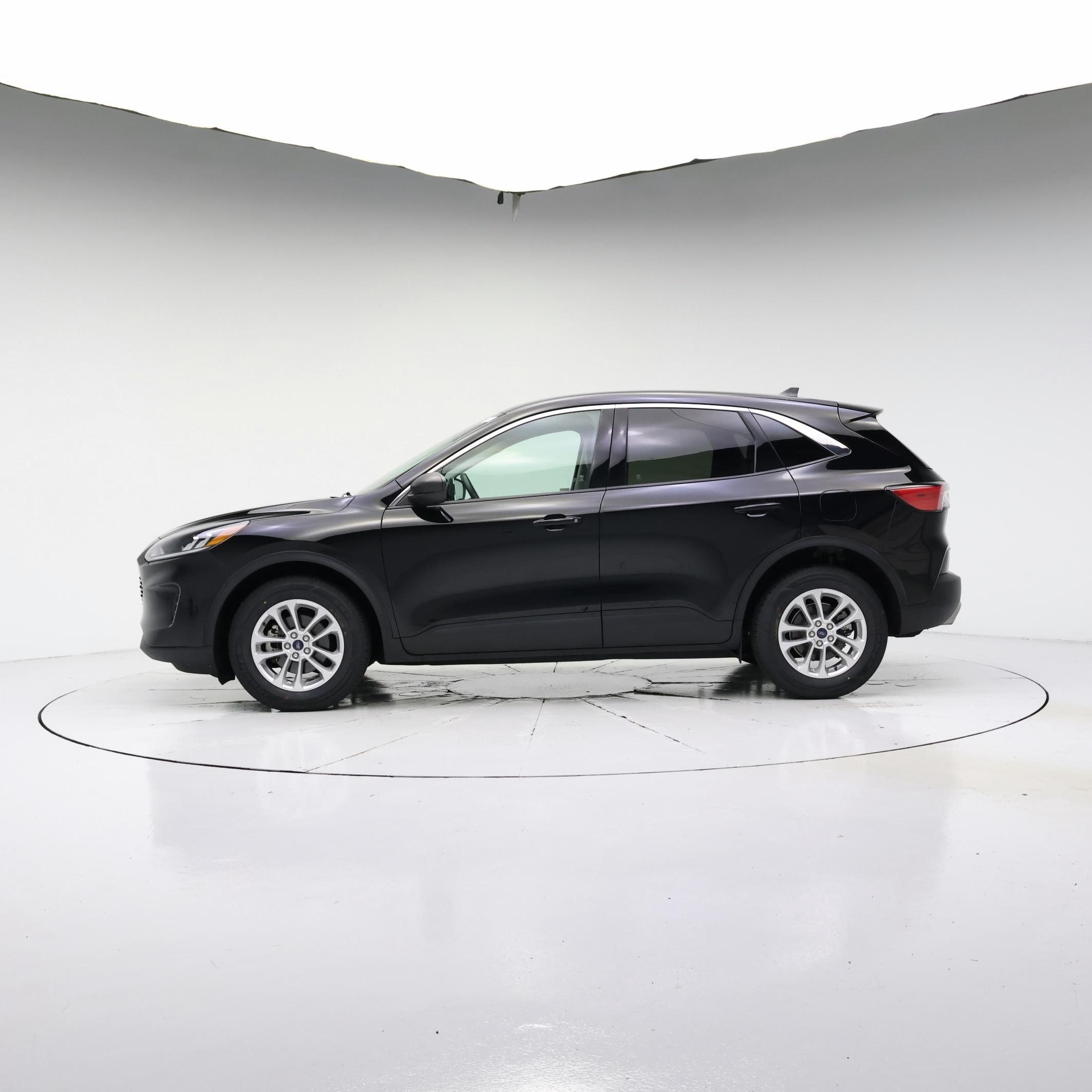 Thumbnail: 2022 Ford Escape - 3