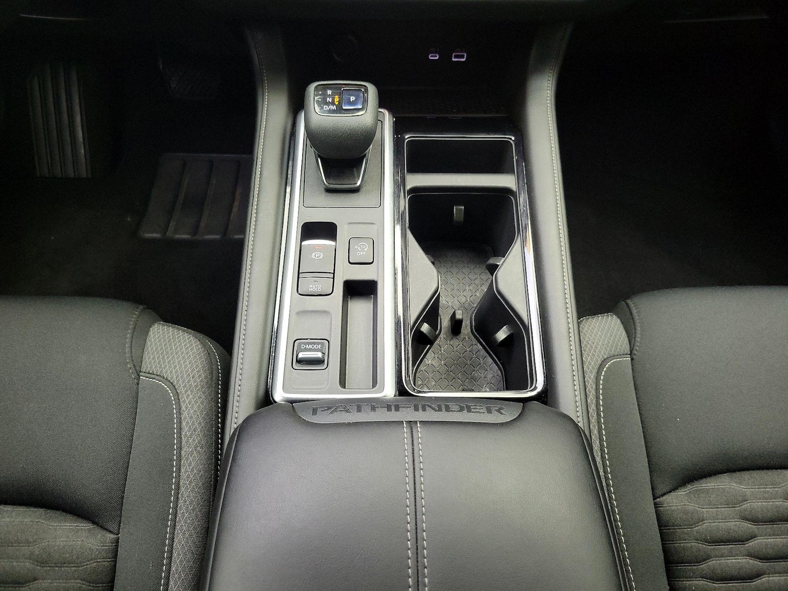 2022 Nissan Pathfinder SV - Photo 16