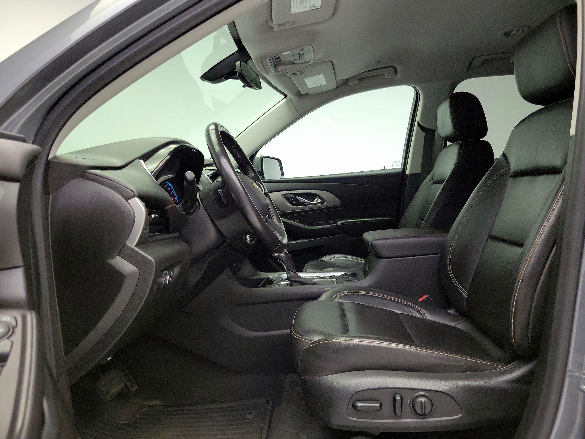 Thumbnail: 2020 Chevrolet Traverse - 11