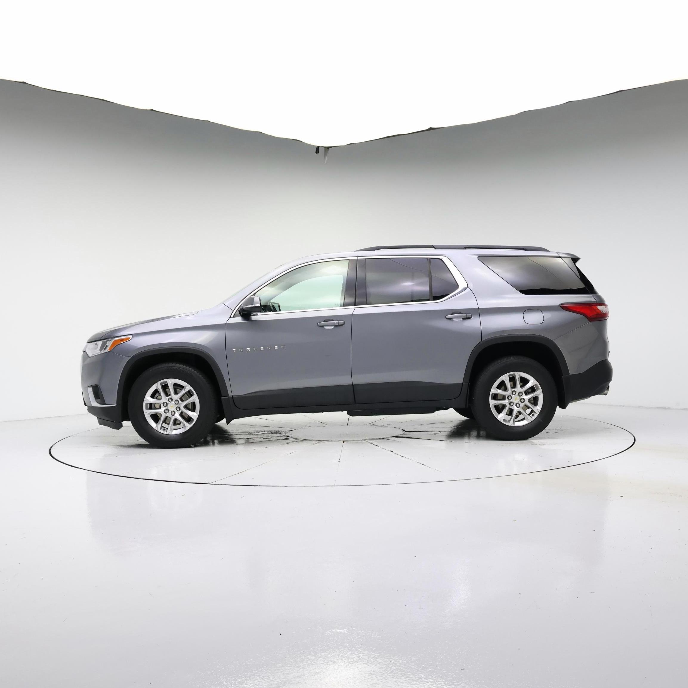 Thumbnail: 2020 Chevrolet Traverse - 3
