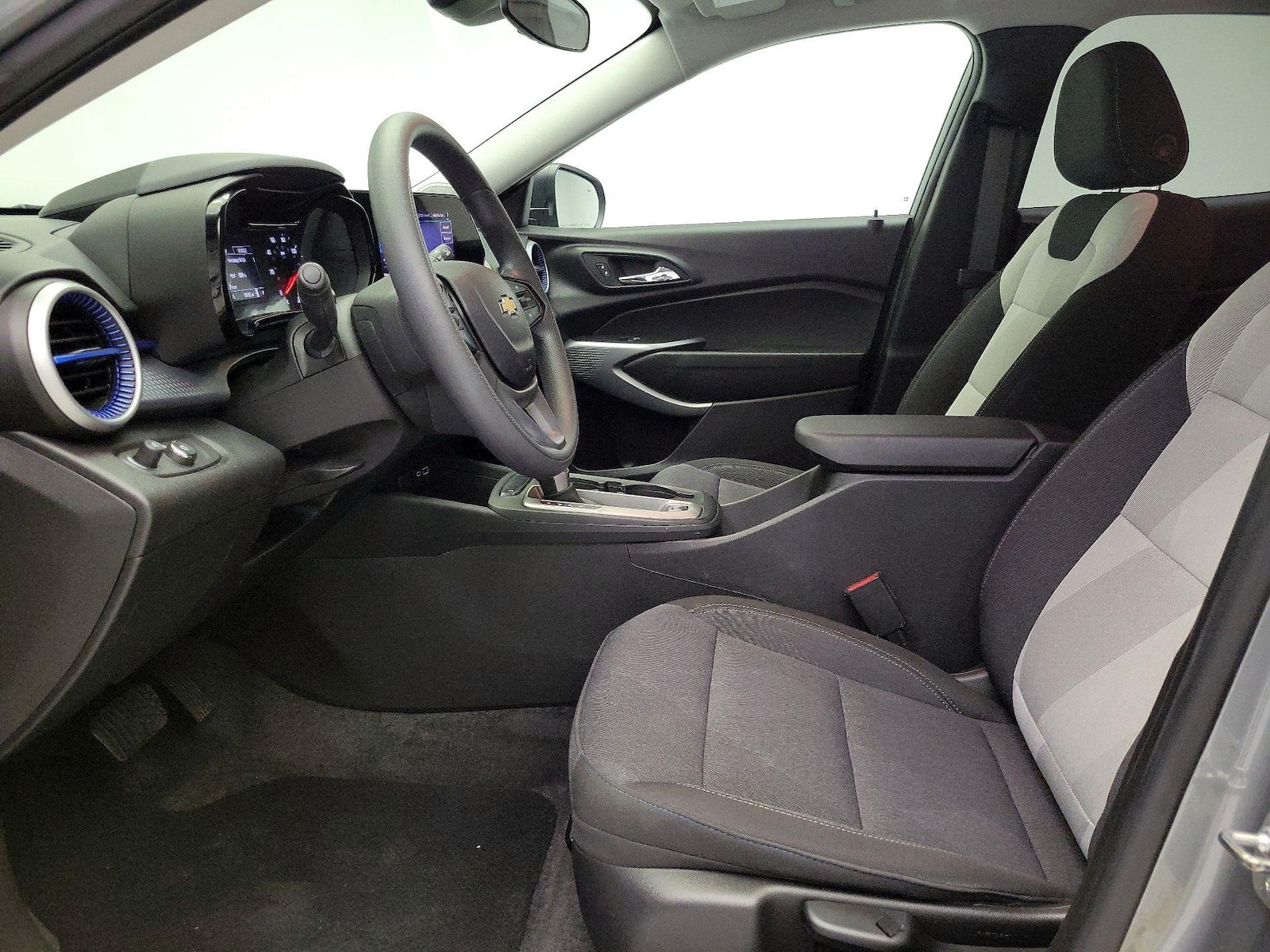 2024 Chevrolet Trax LS - Photo 12