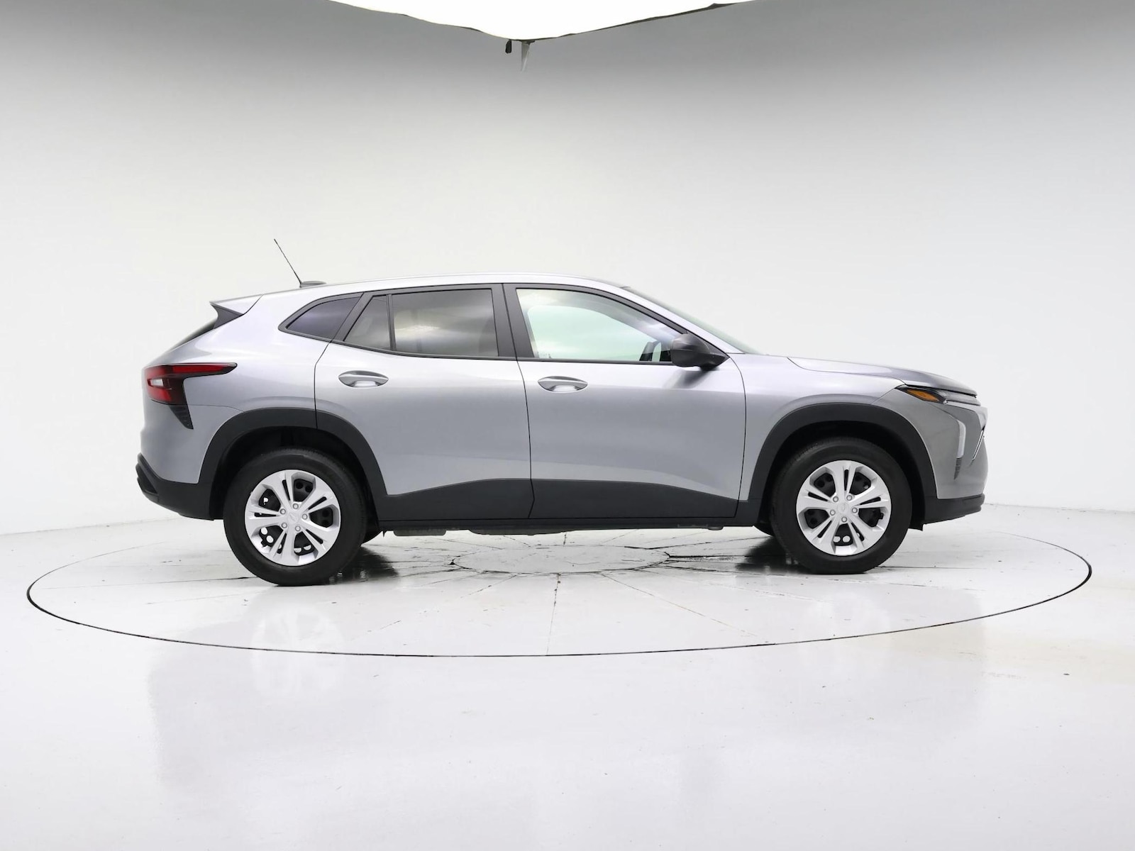 2024 Chevrolet Trax LS - Photo 8
