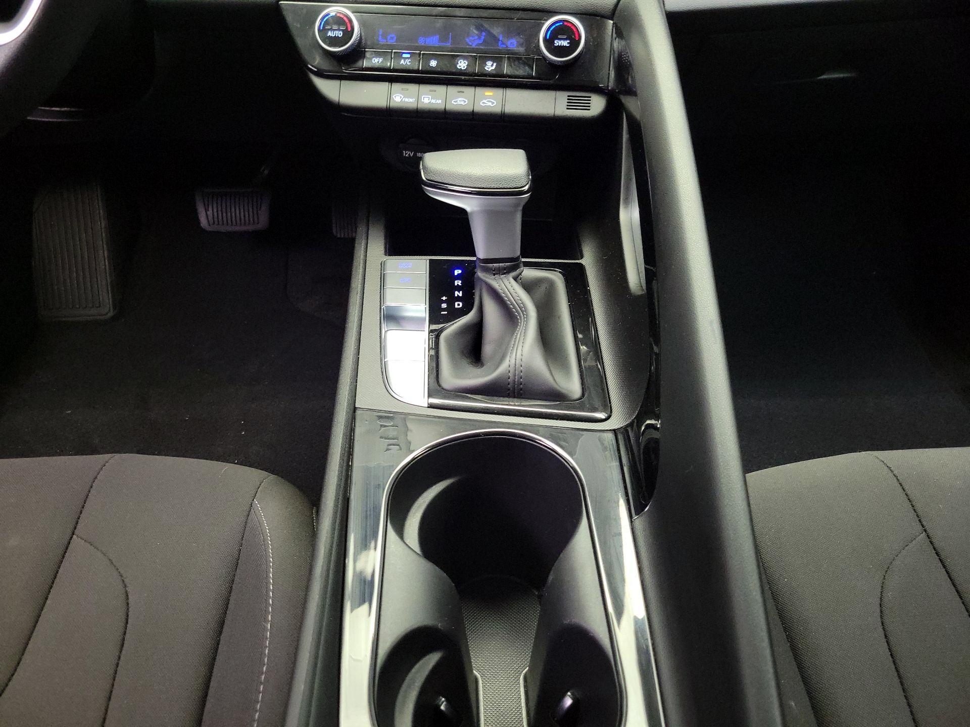 Thumbnail: 2025 Hyundai Elantra - 17