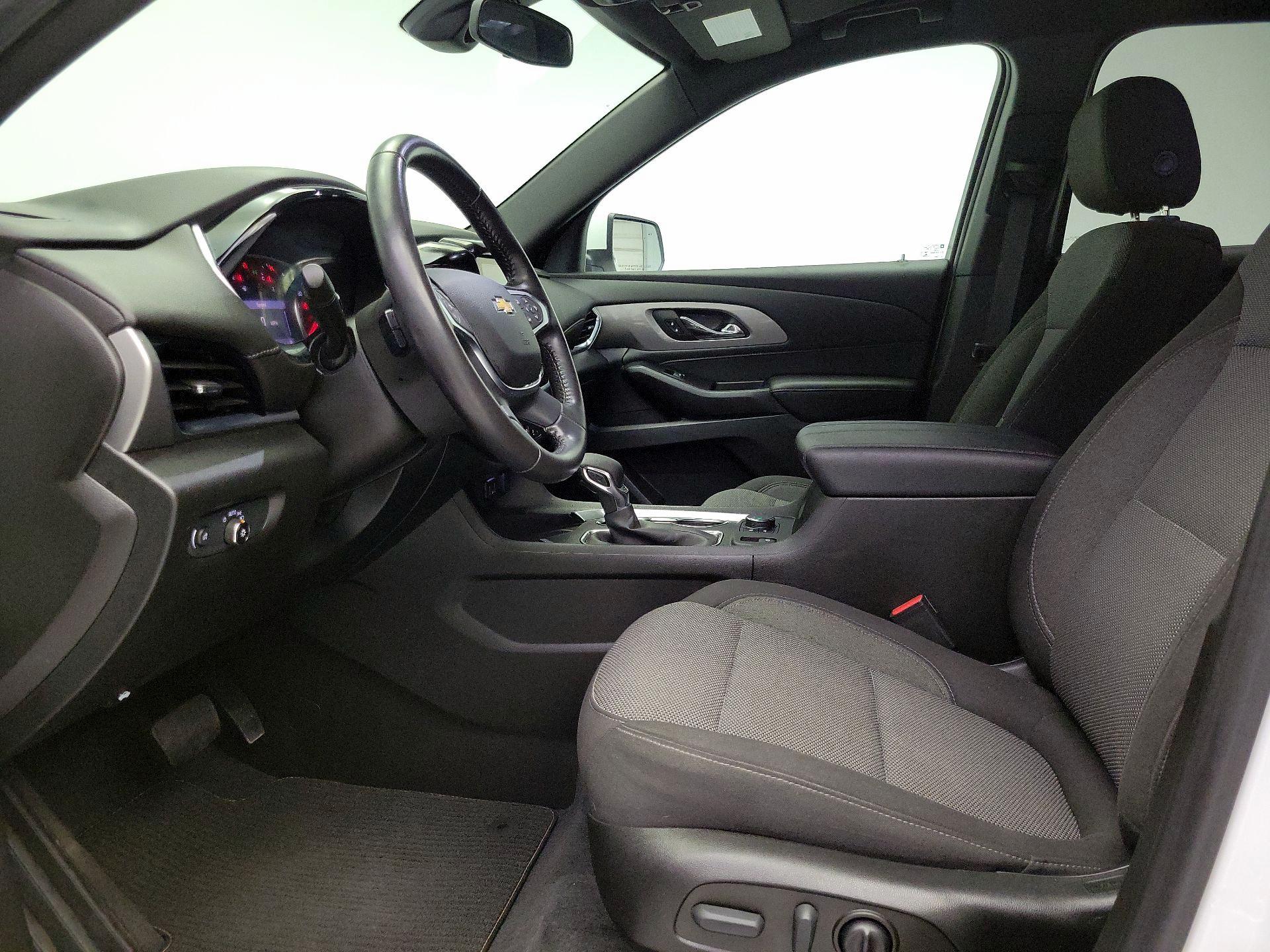 Thumbnail: 2022 Chevrolet Traverse - 11