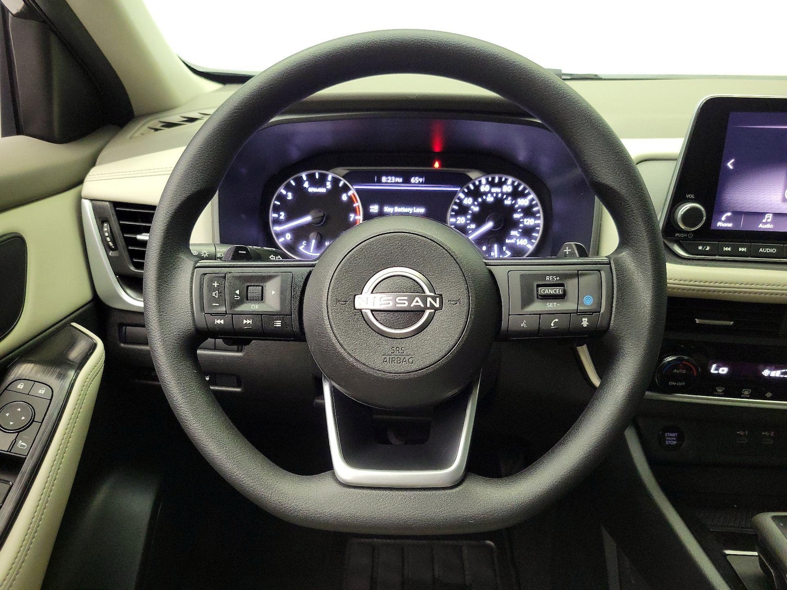 2024 Nissan Rogue SV - Photo 11