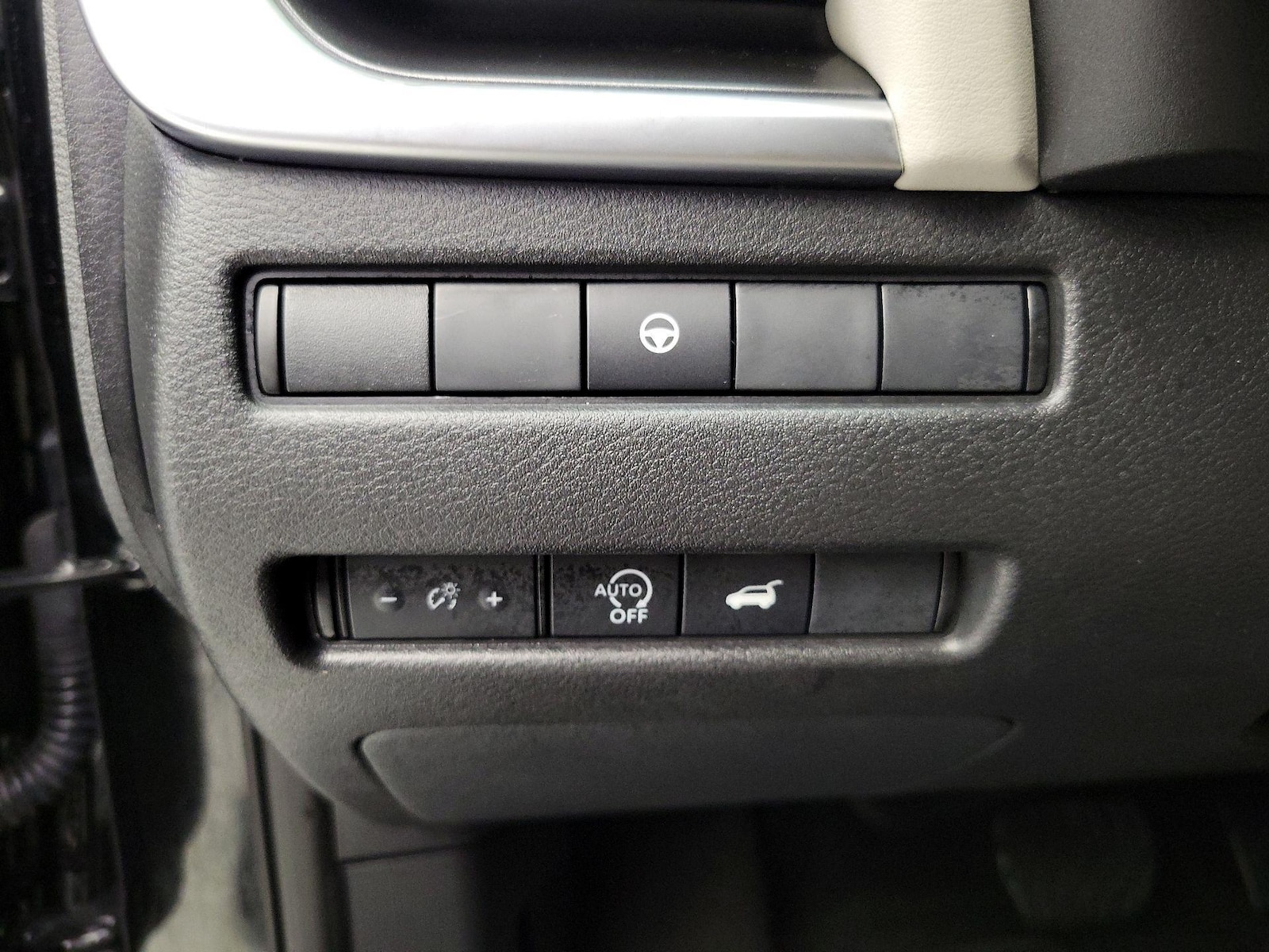 2024 Nissan Rogue SV - Photo 14