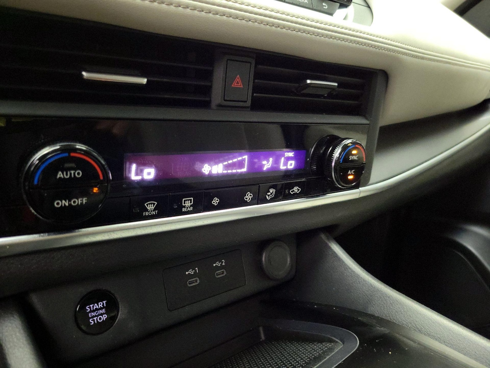 2024 Nissan Rogue SV - Photo 17