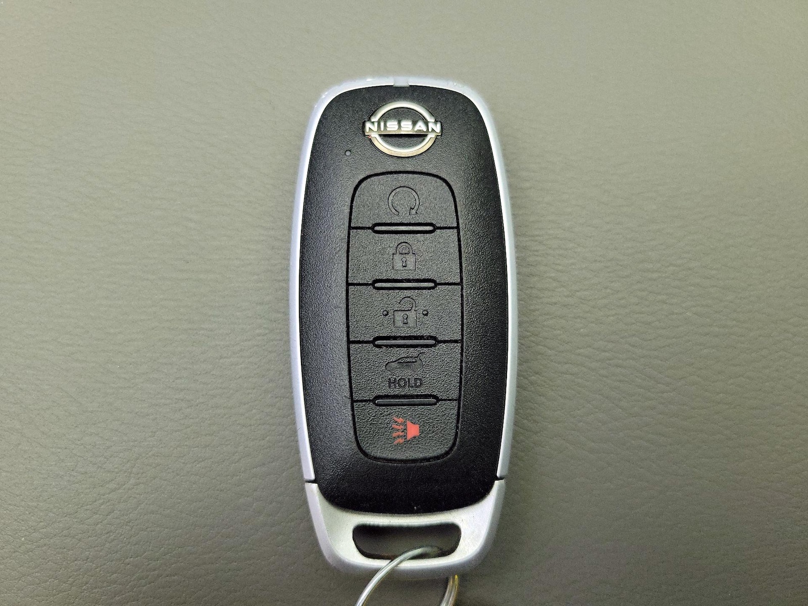2024 Nissan Rogue SV - Photo 23