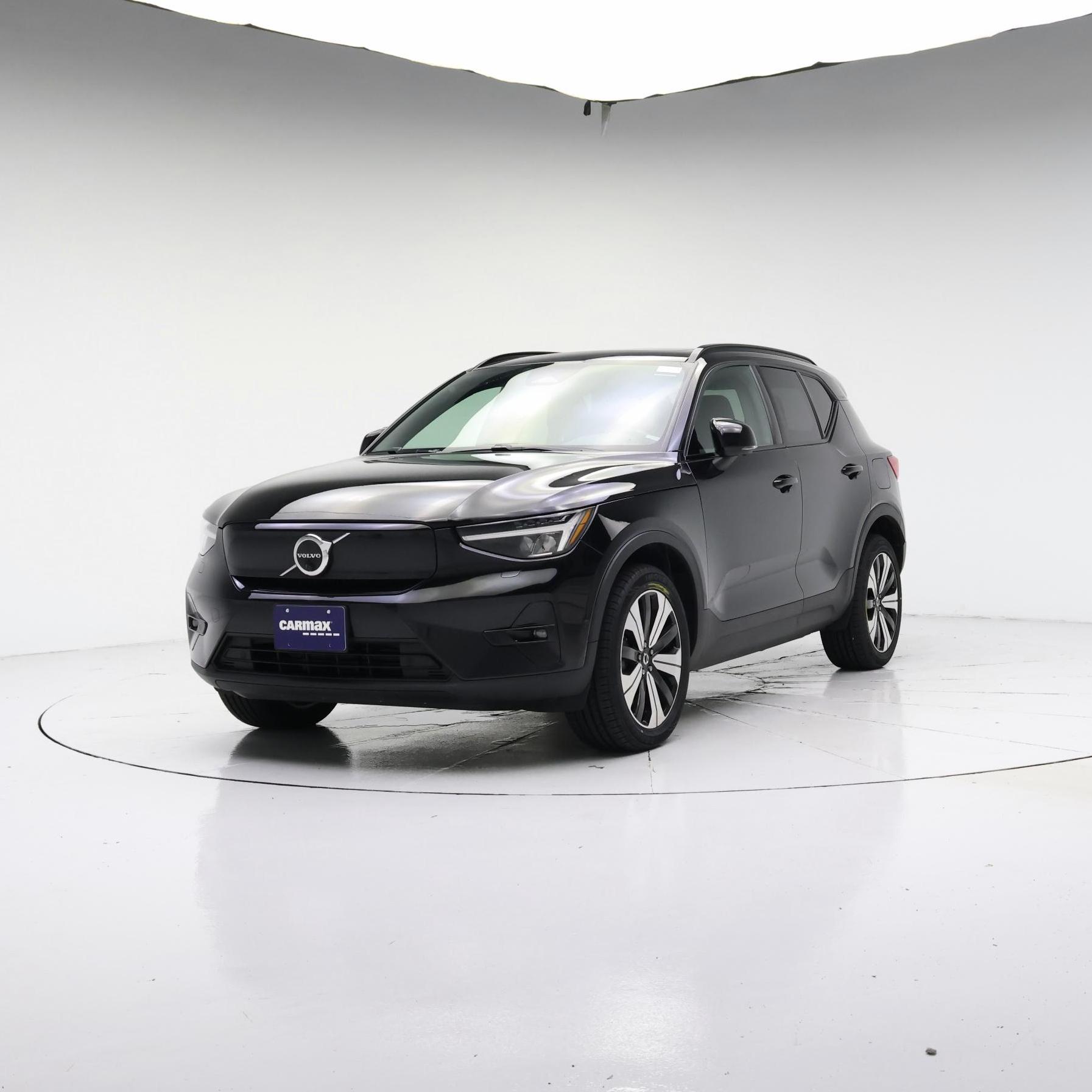 Thumbnail: 2023 Volvo XC40 - 4