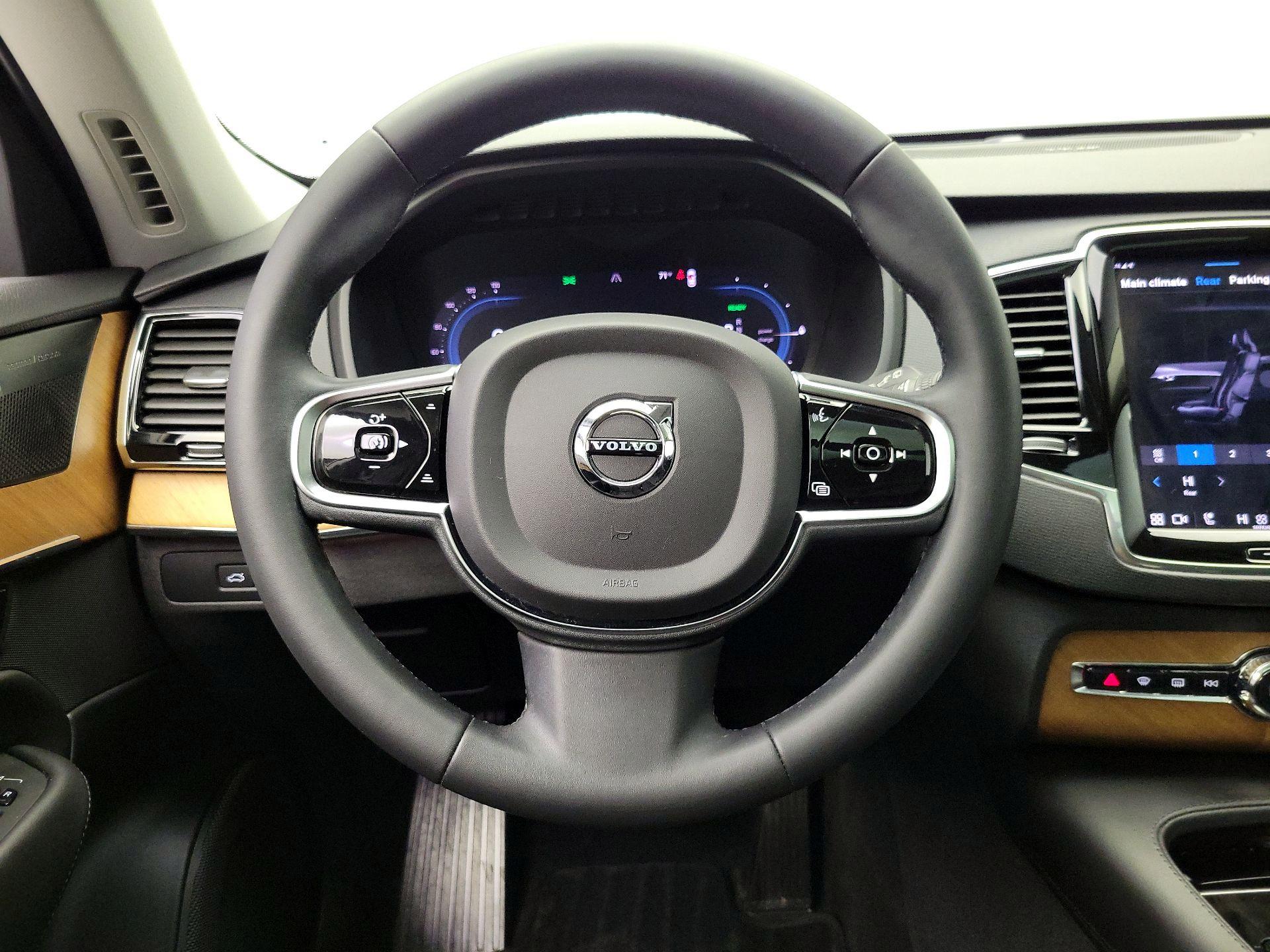 Thumbnail: 2023 Volvo XC90 - 10
