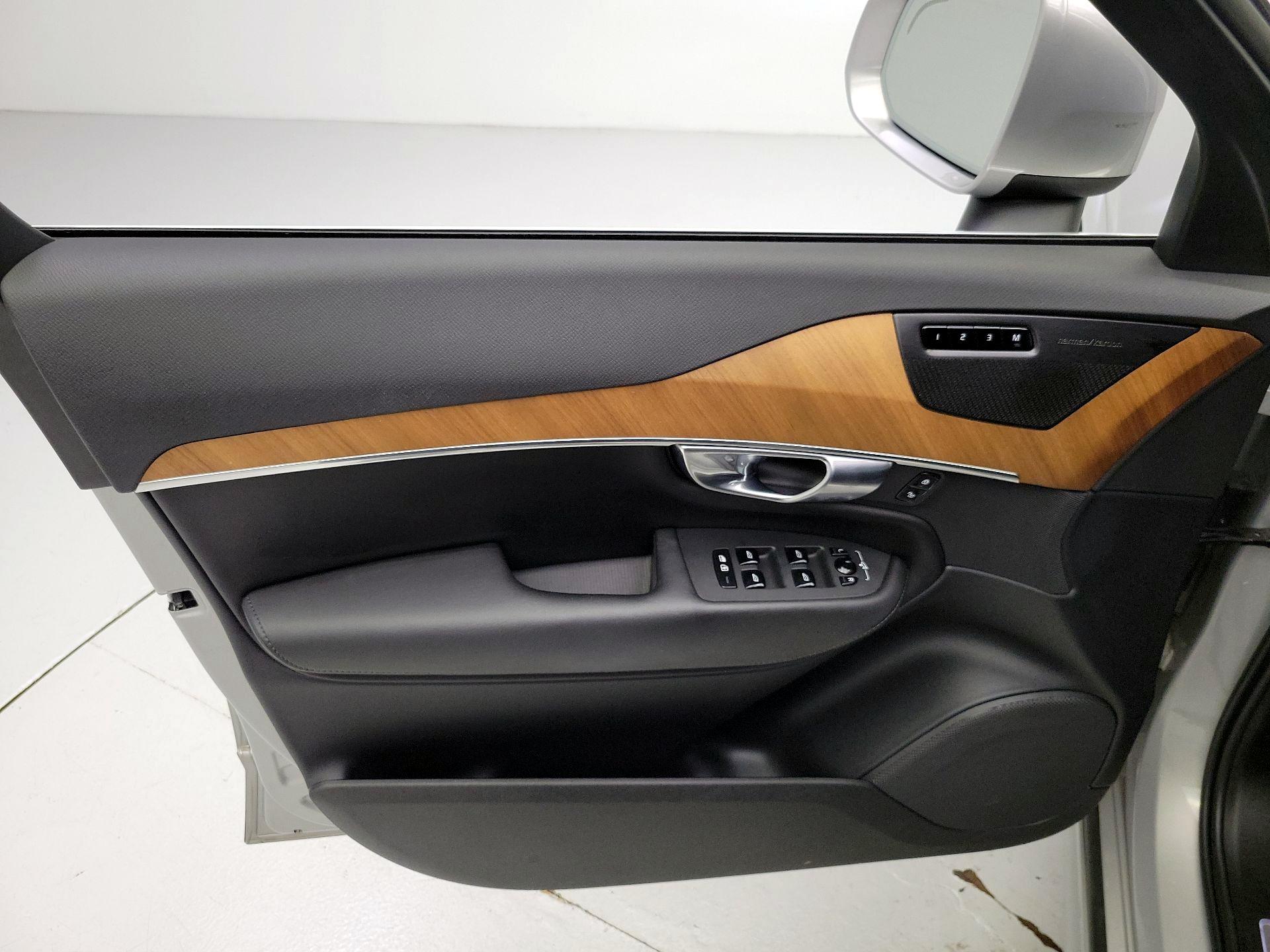 Thumbnail: 2023 Volvo XC90 - 12