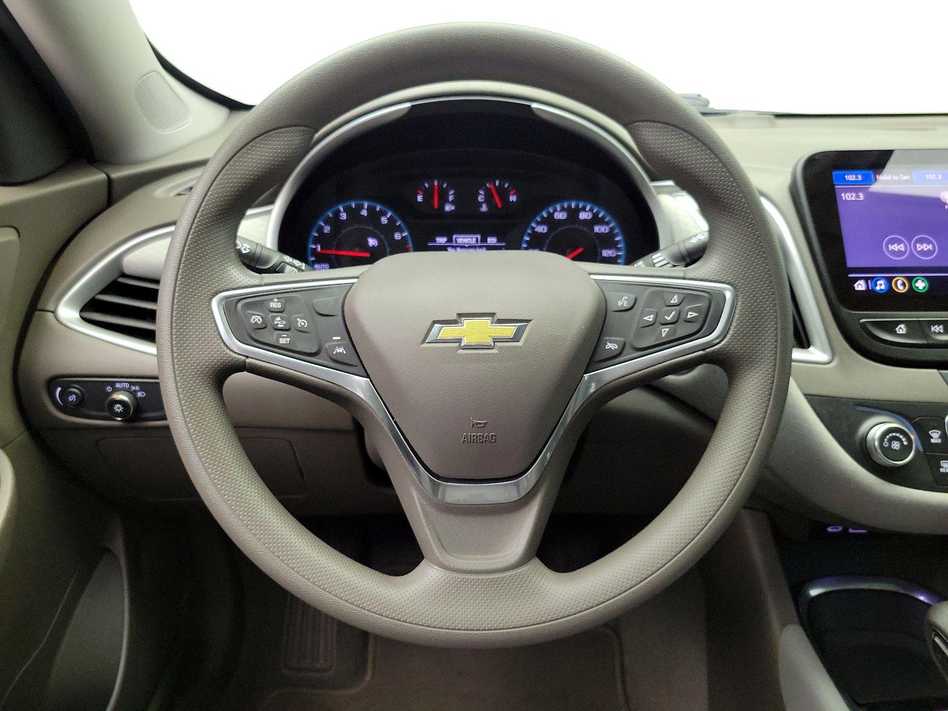 Thumbnail: 2022 Chevrolet Malibu - 10