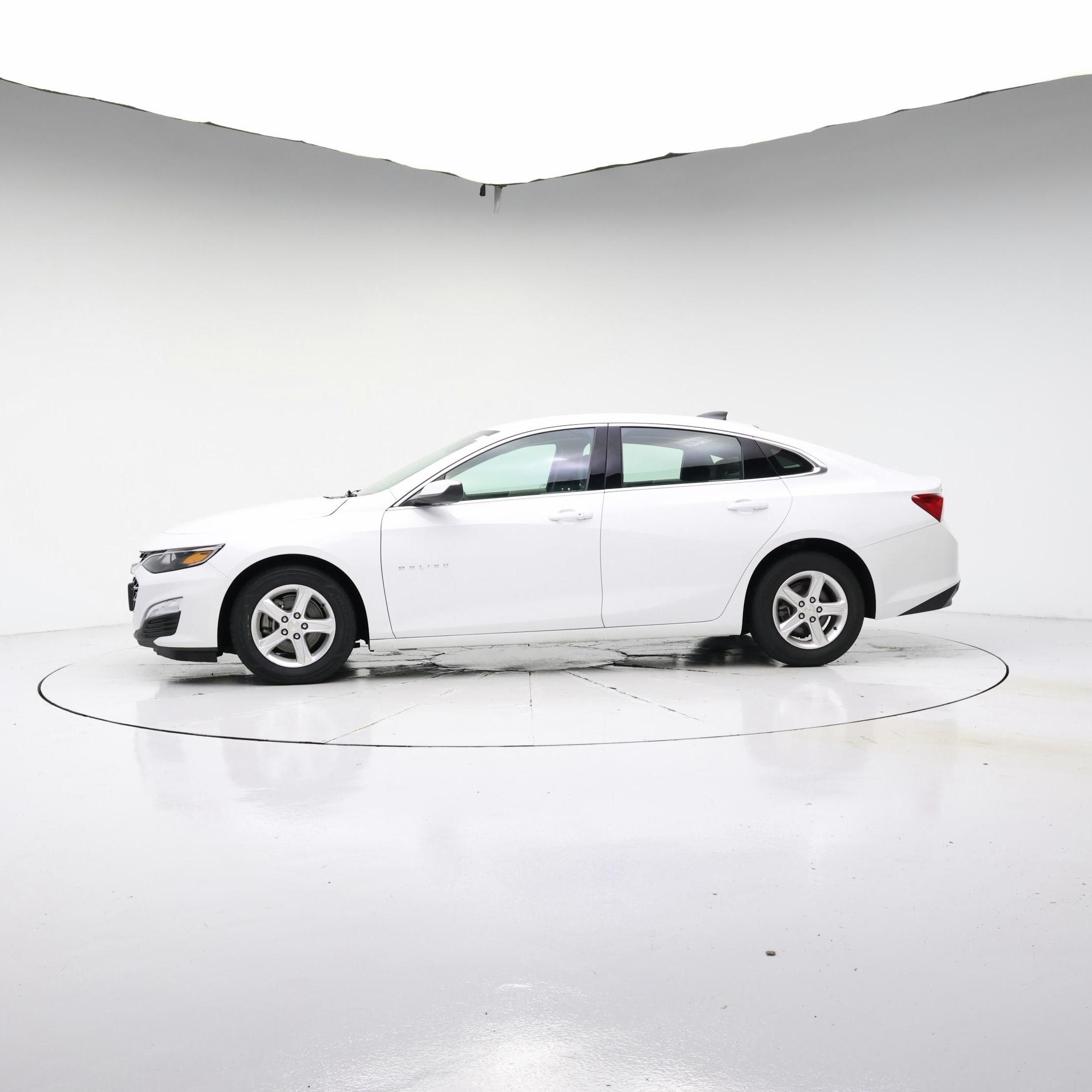 Thumbnail: 2022 Chevrolet Malibu - 3