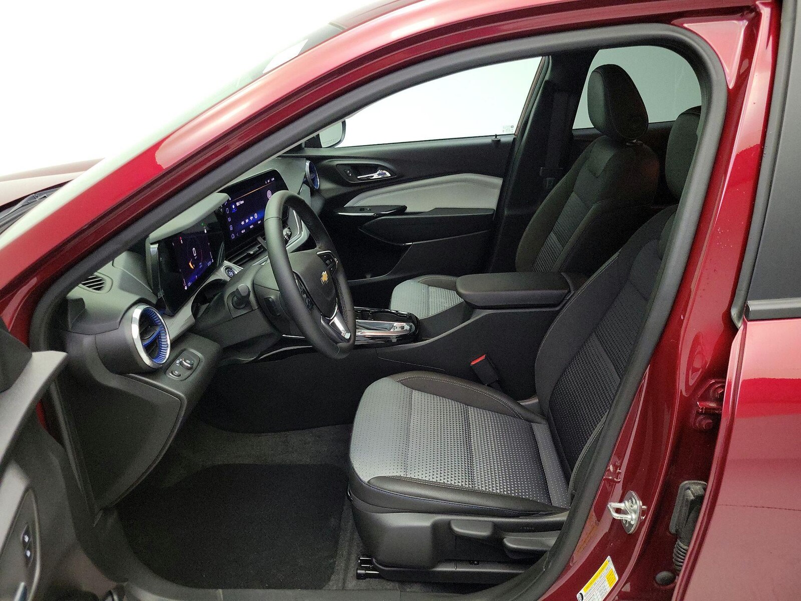 2025 Chevrolet Trax LT - Photo 12