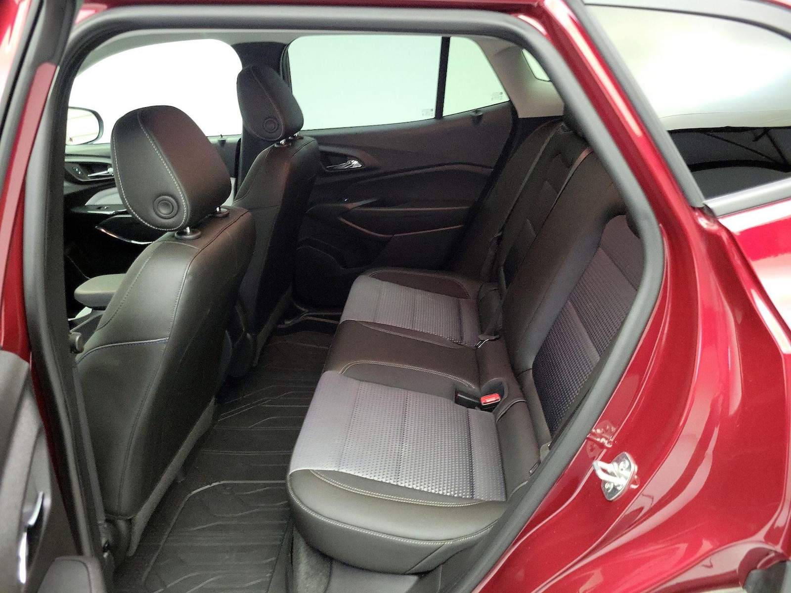 2025 Chevrolet Trax LT - Photo 20