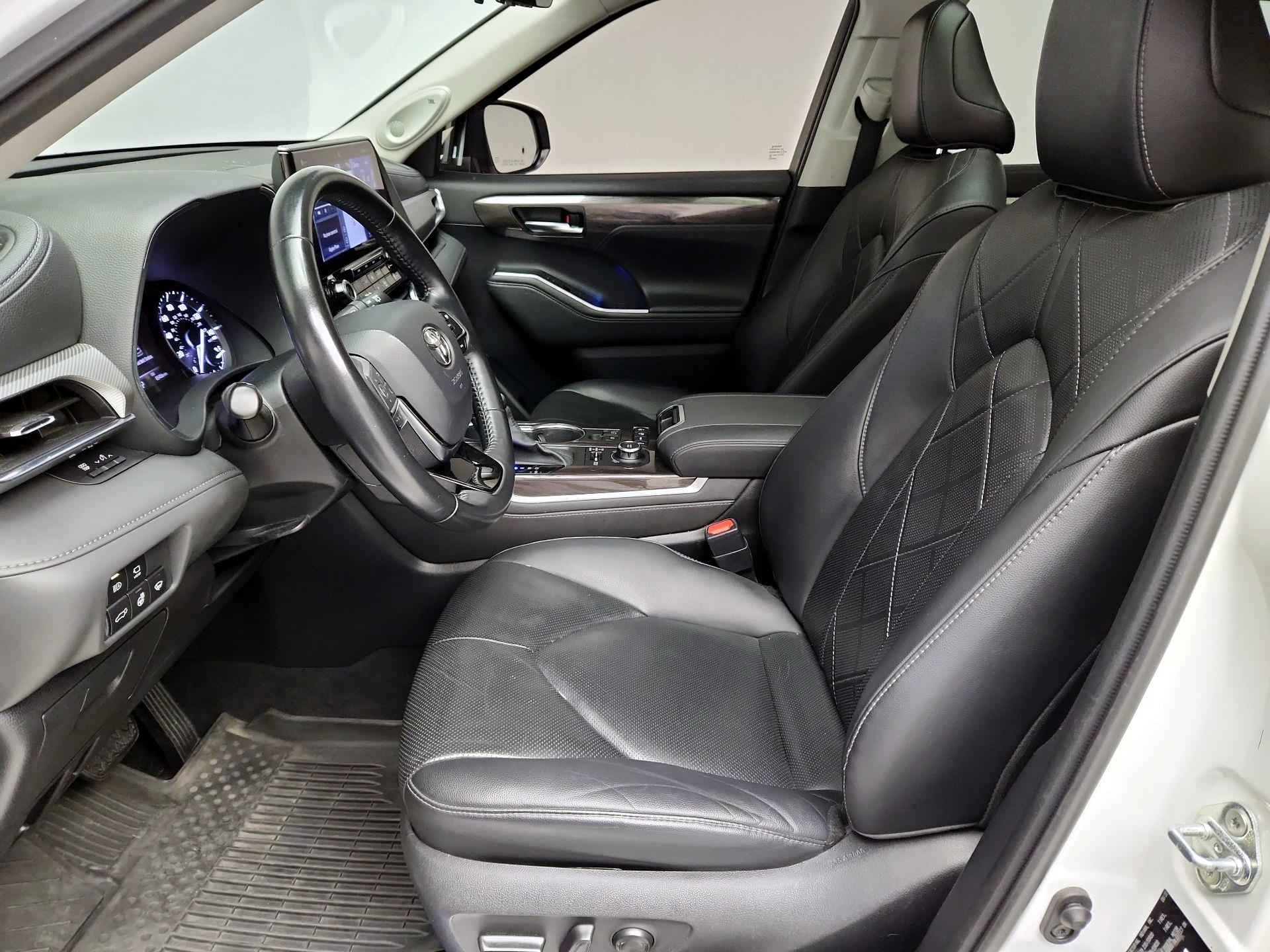 Thumbnail: 2020 Toyota Highlander - 9