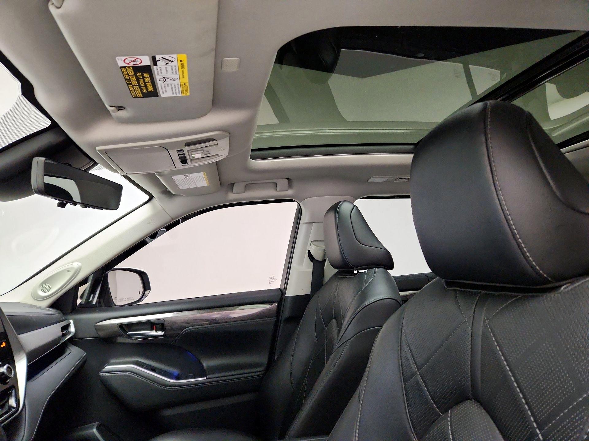 Thumbnail: 2020 Toyota Highlander - 18