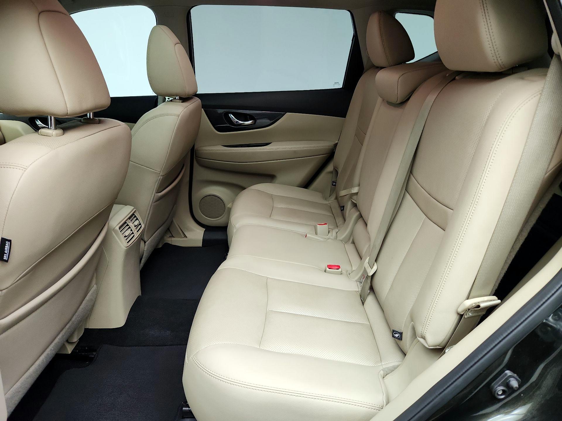 Thumbnail: 2016 Nissan Rogue - 19