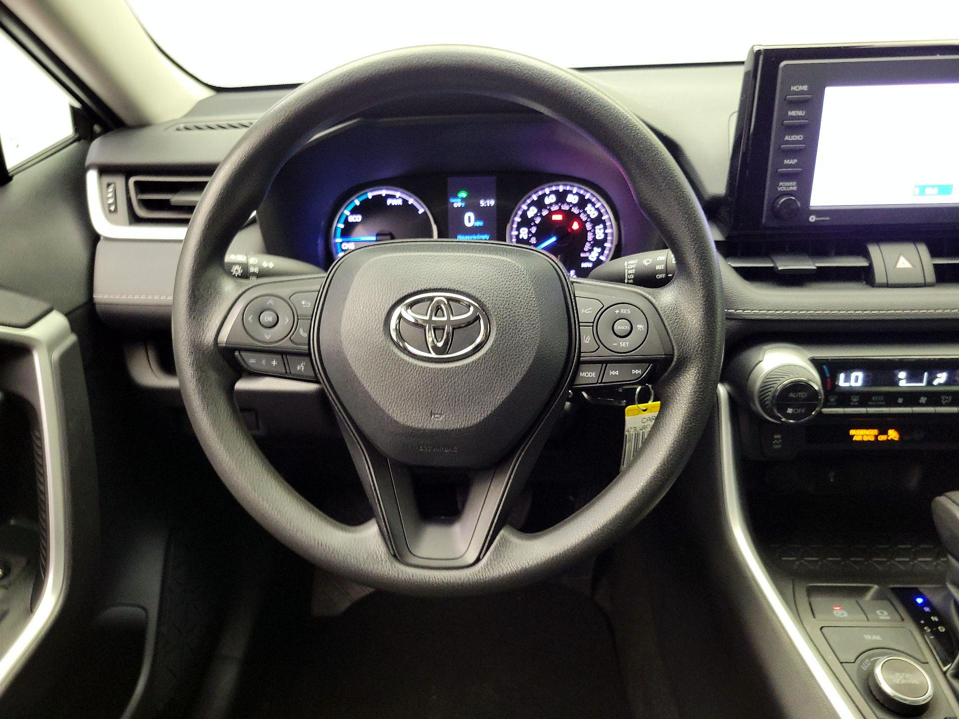 Thumbnail: 2022 Toyota RAV4 - 10