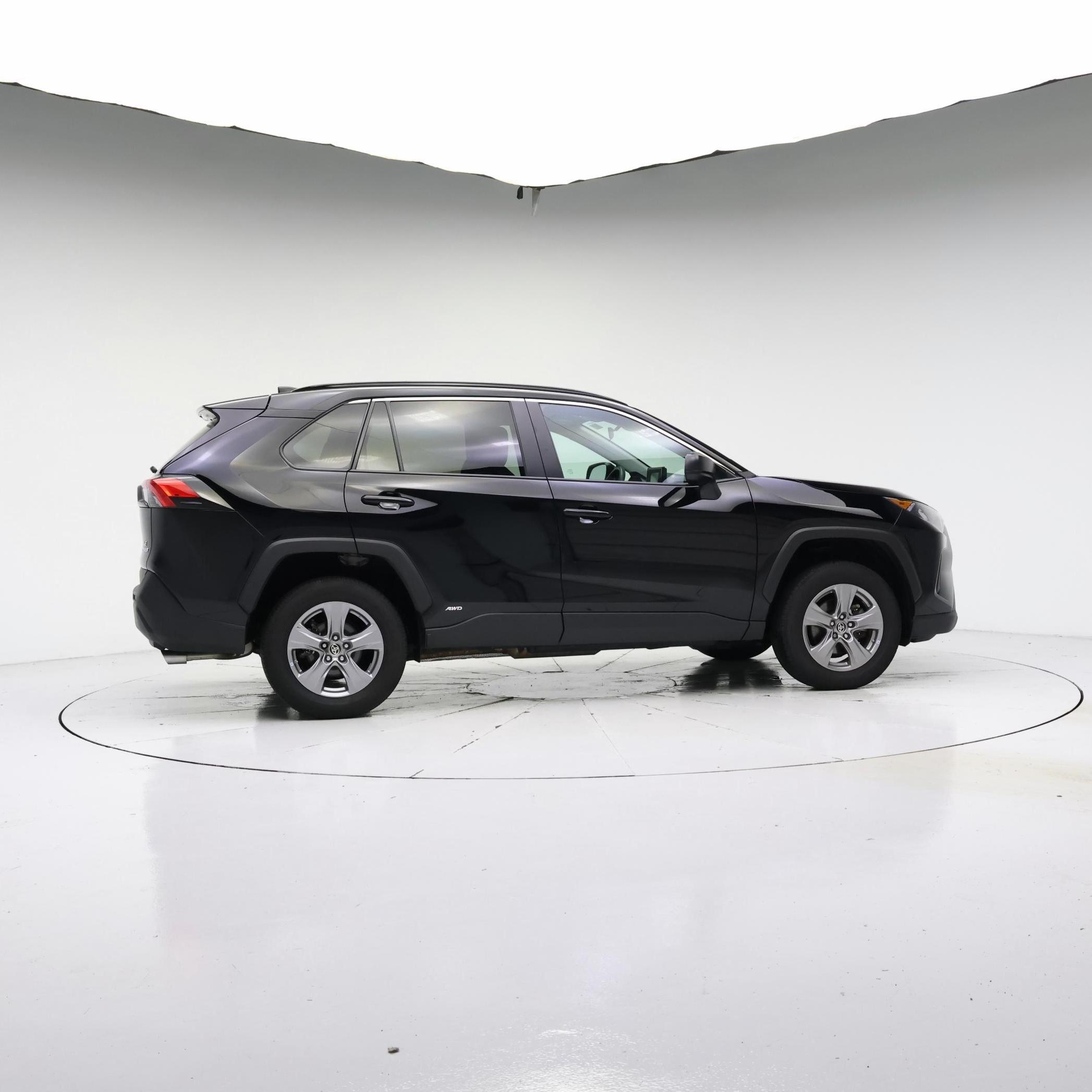 Thumbnail: 2022 Toyota RAV4 - 3