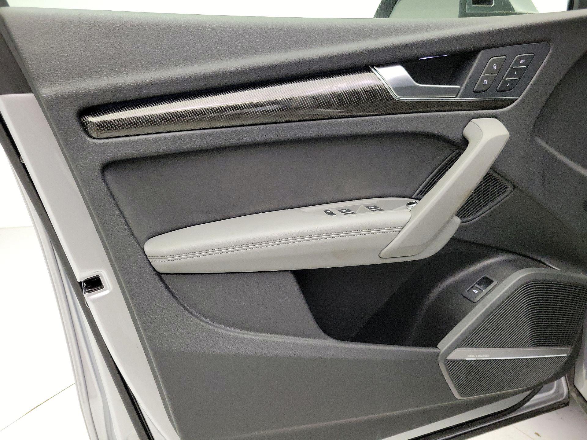 Thumbnail: 2023 Audi SQ5 - 12