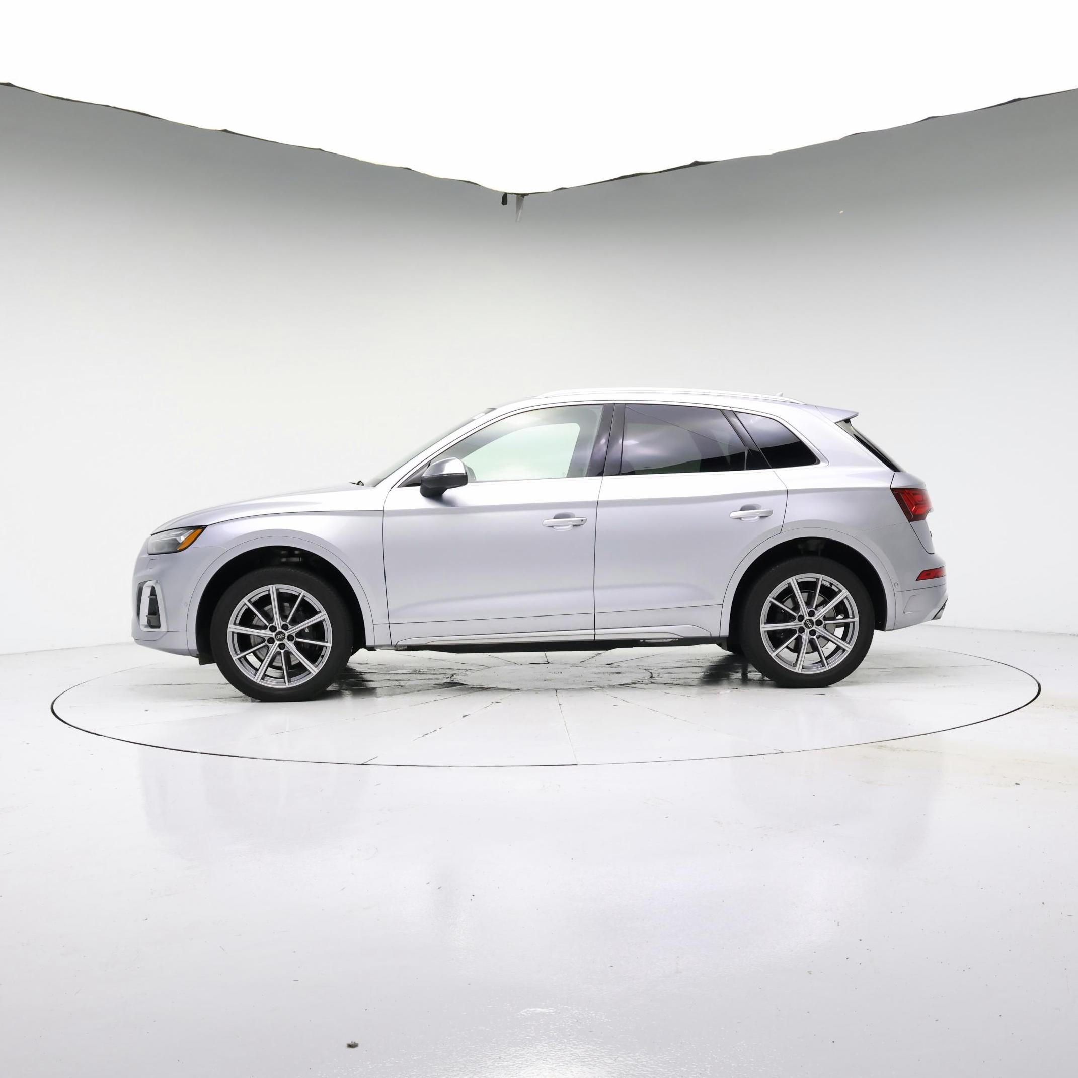 Thumbnail: 2023 Audi SQ5 - 3