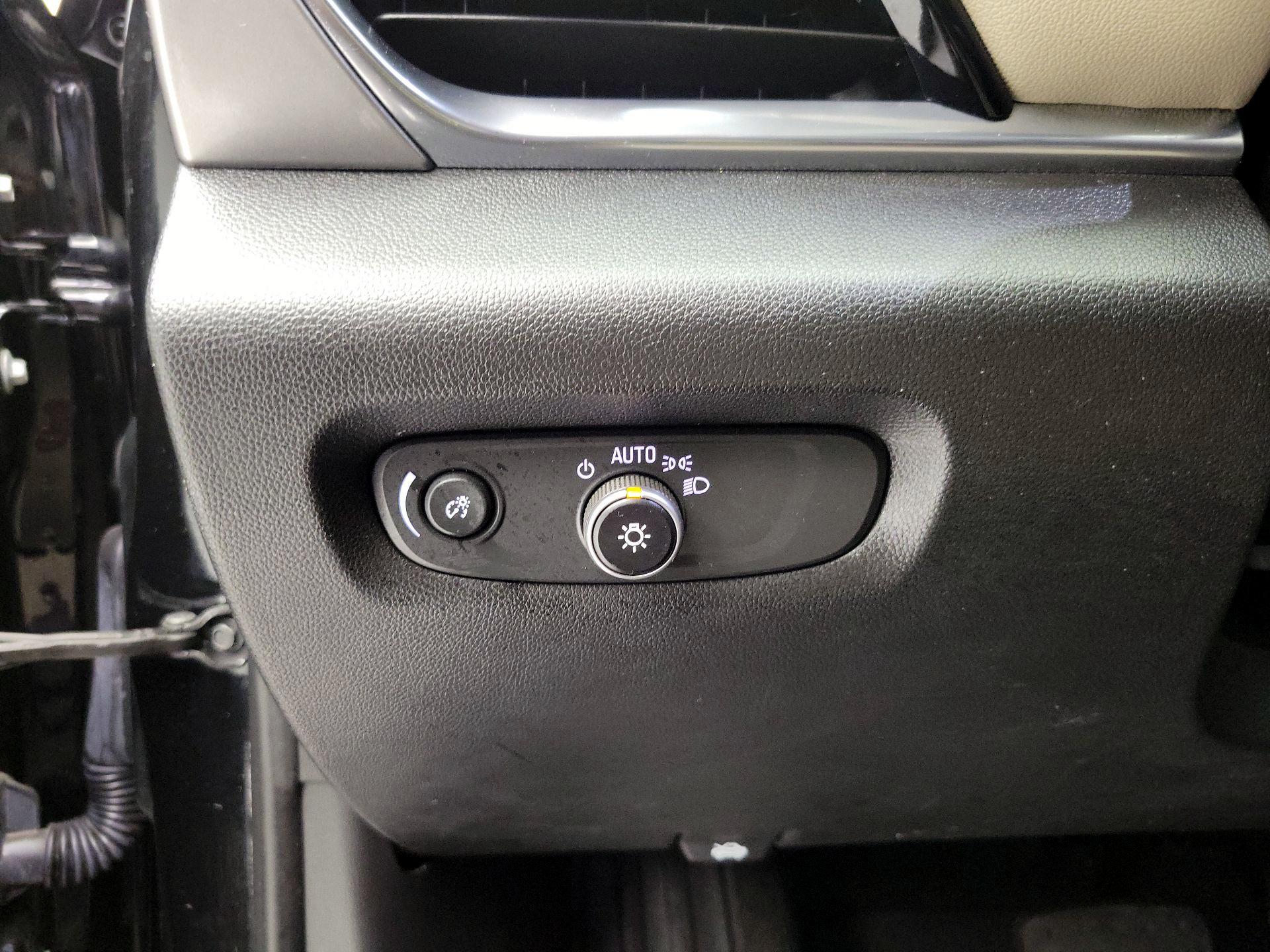 Thumbnail: 2023 Chevrolet Traverse - 13