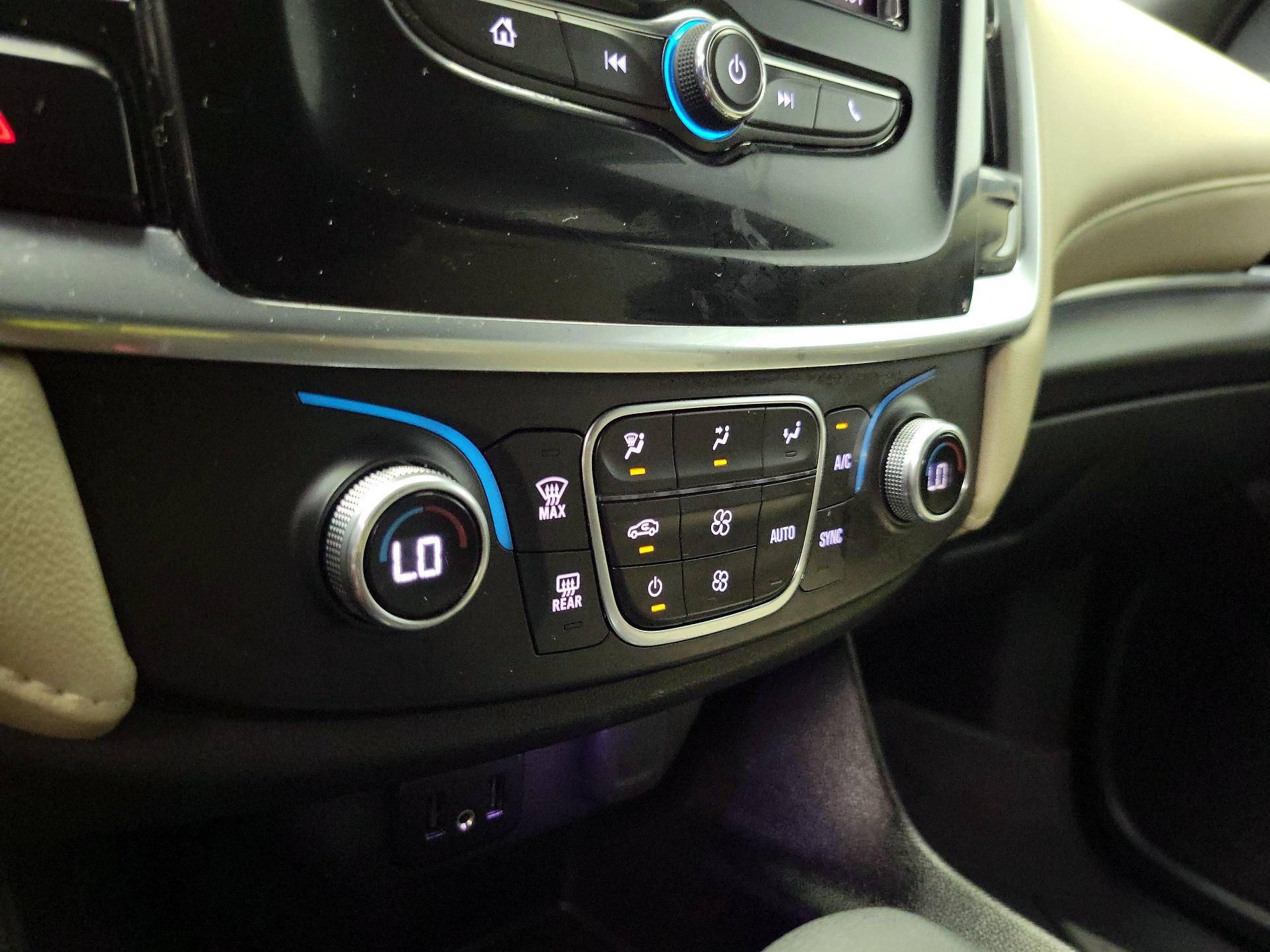 Thumbnail: 2023 Chevrolet Traverse - 16