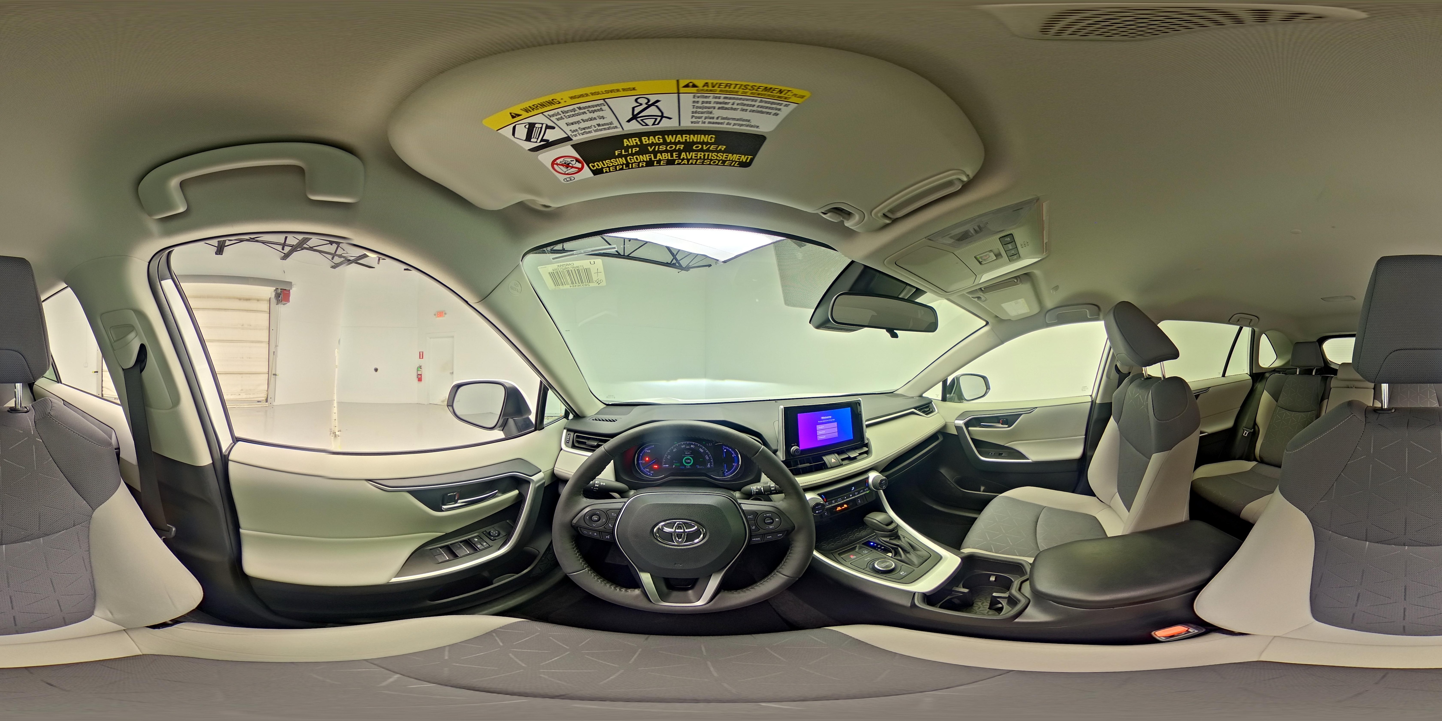 2024 Toyota RAV4 XLE - Photo 24