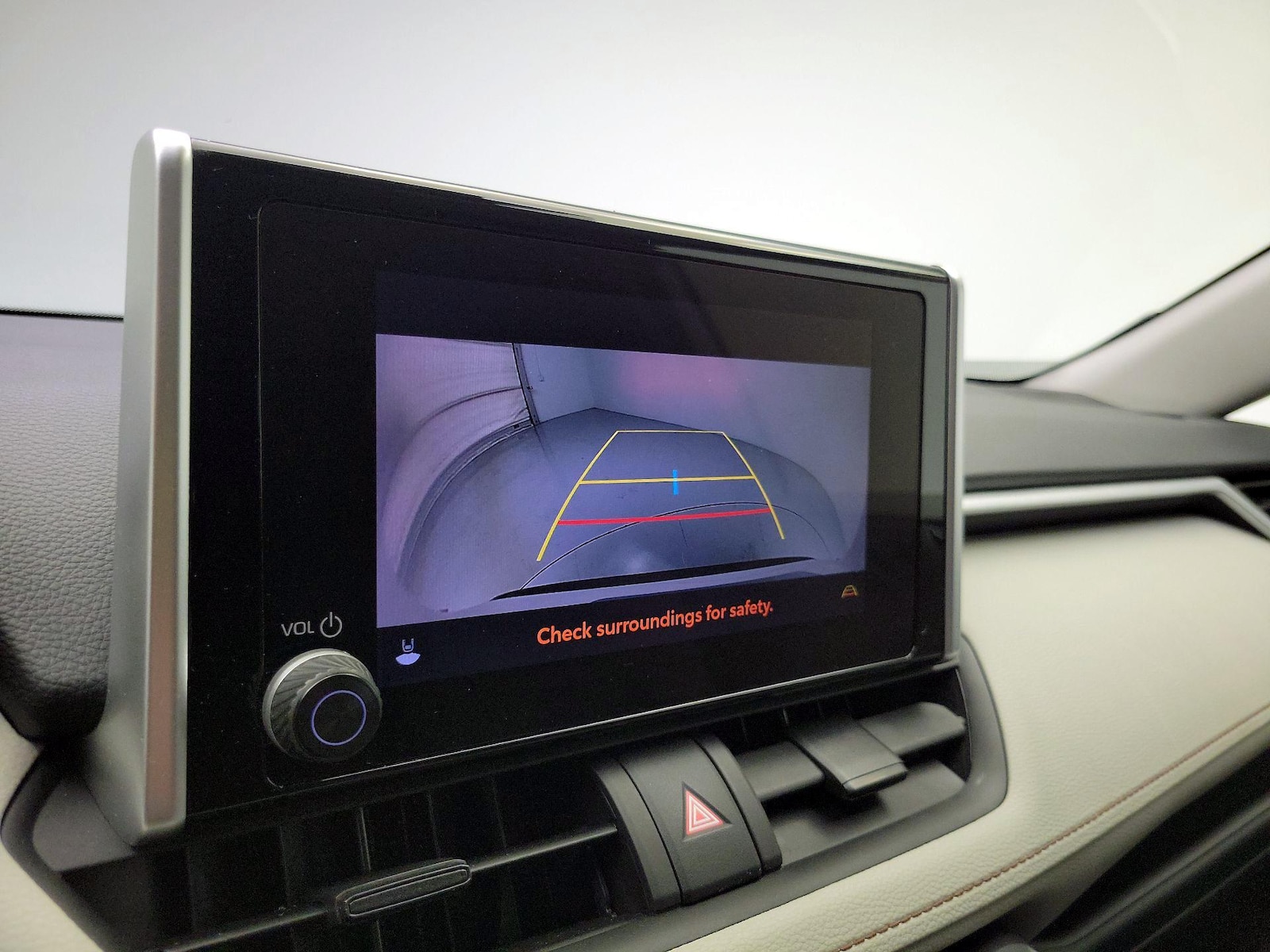 2024 Toyota RAV4 XLE - Photo 13