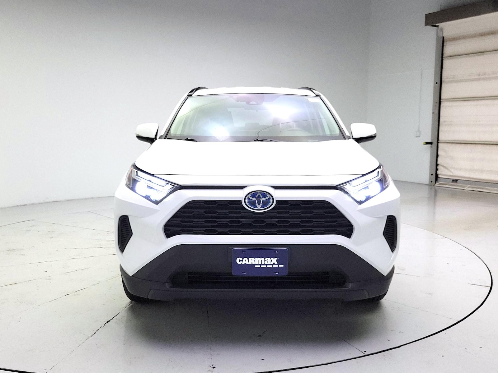 2024 Toyota RAV4 XLE - Photo 2