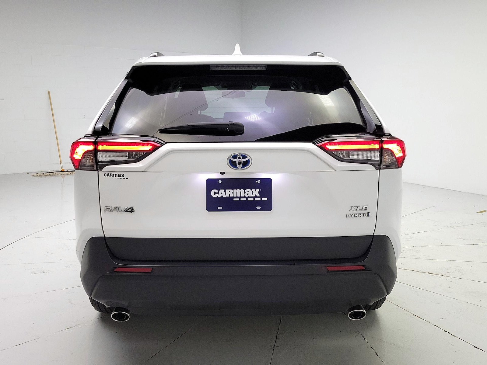 2024 Toyota RAV4 XLE - Photo 6